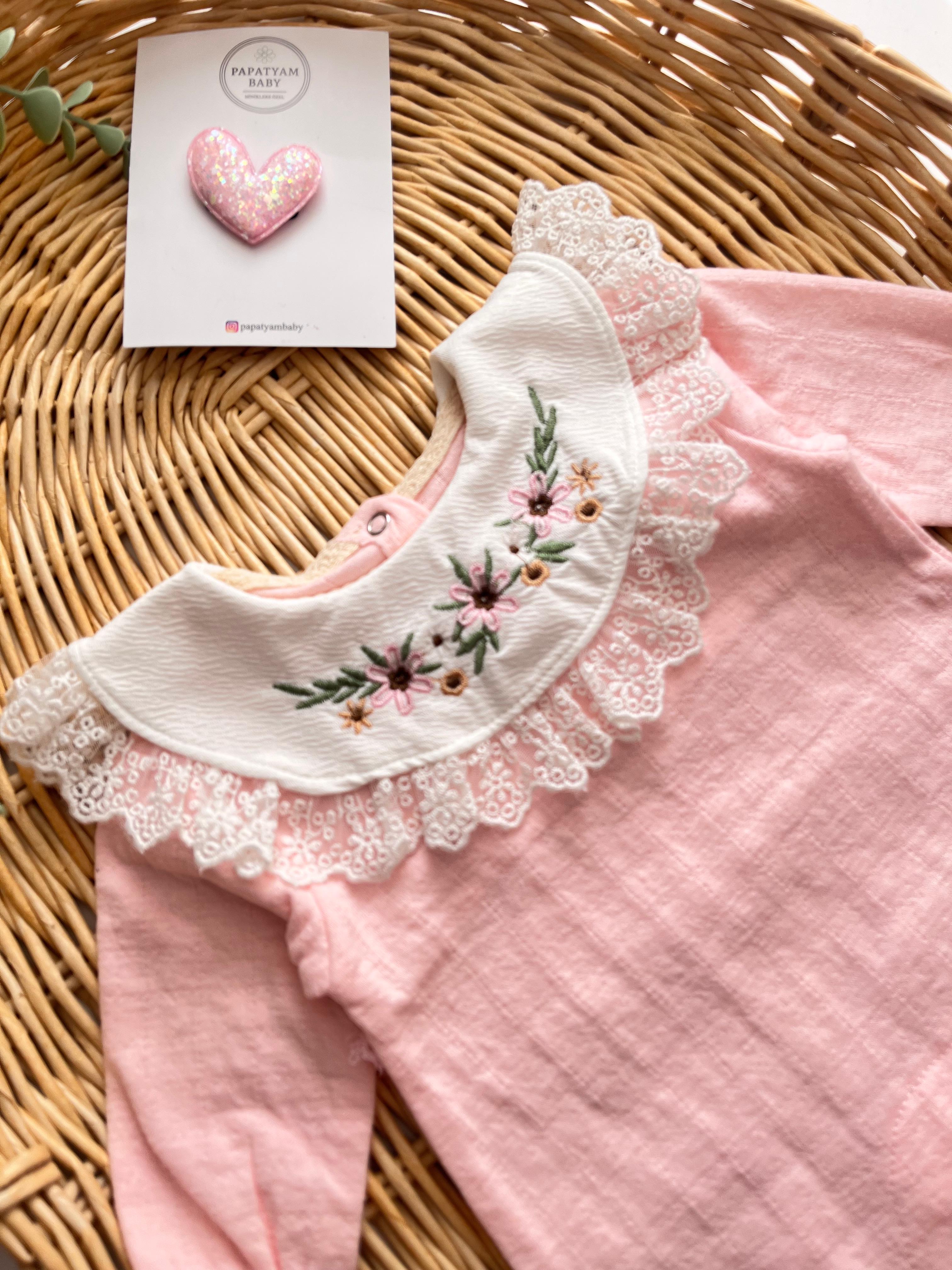 Diana Dantel Çiçek Nakış Yaka Kol Detay Tulum Pembe