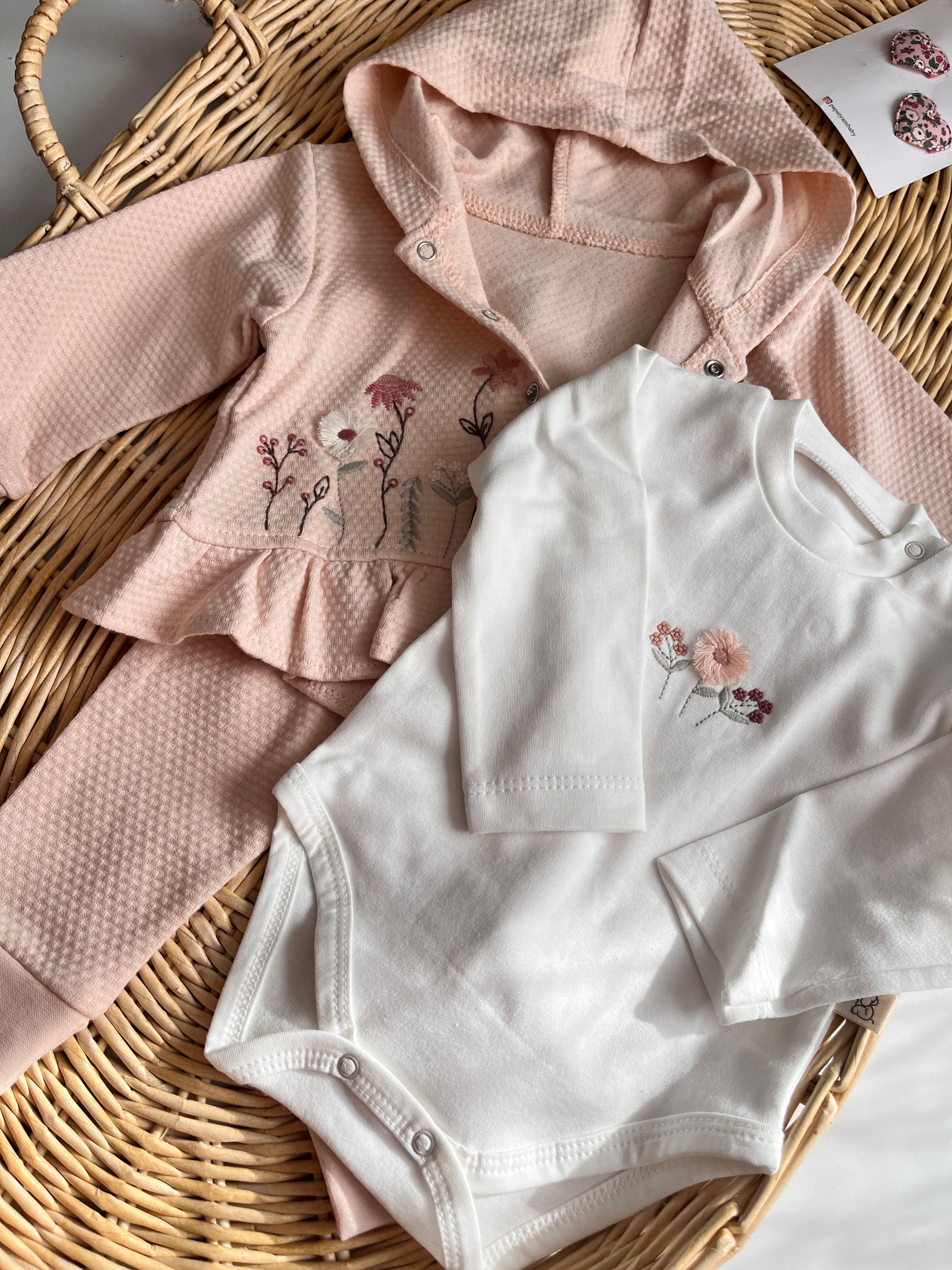 Nakış Çiçek Detay Kapüşonlu Çıtçıtlı Body ve Alt 3'lü Takım