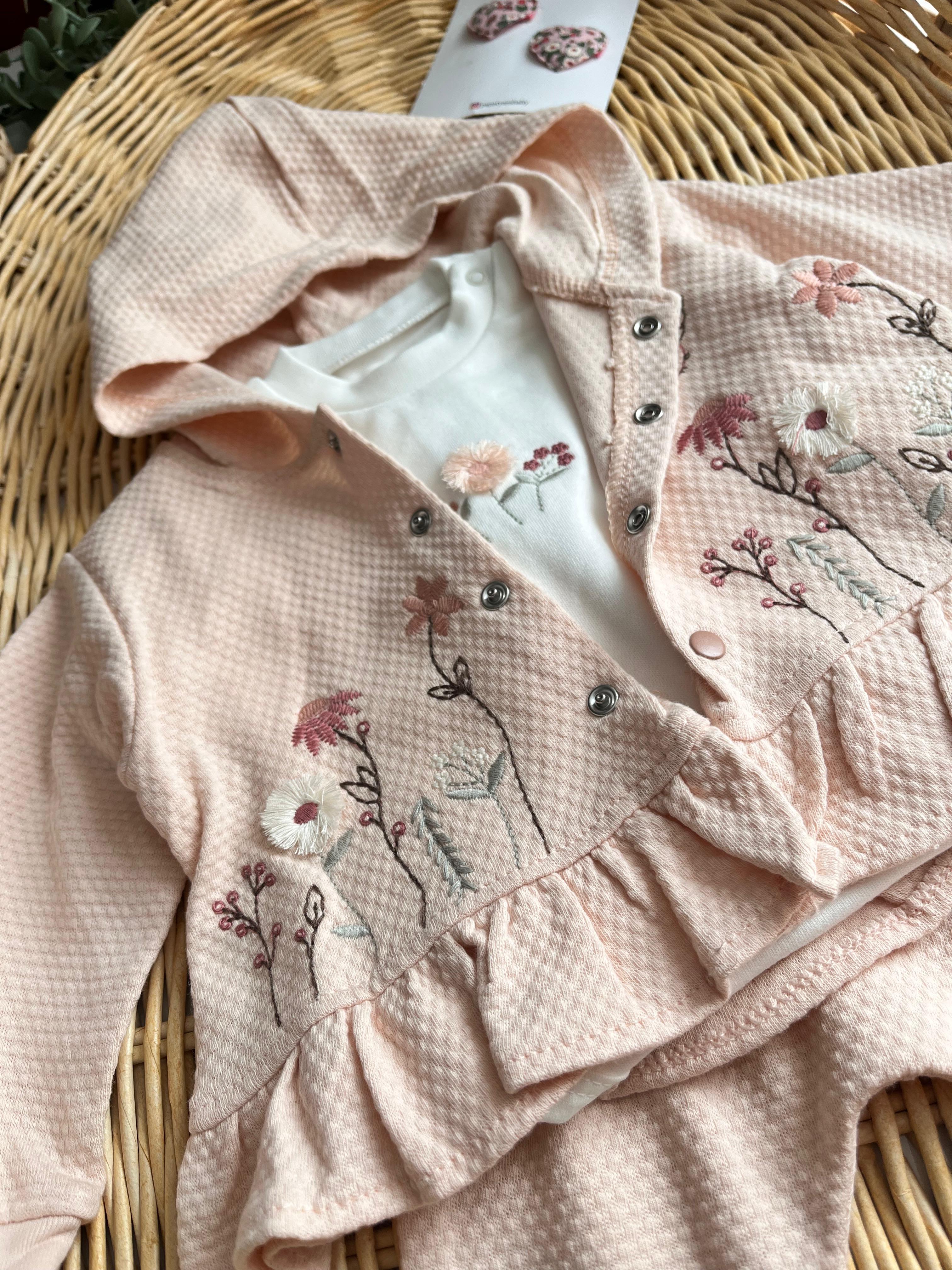 Nakış Çiçek Detay Kapüşonlu Çıtçıtlı Body ve Alt 3'lü Takım