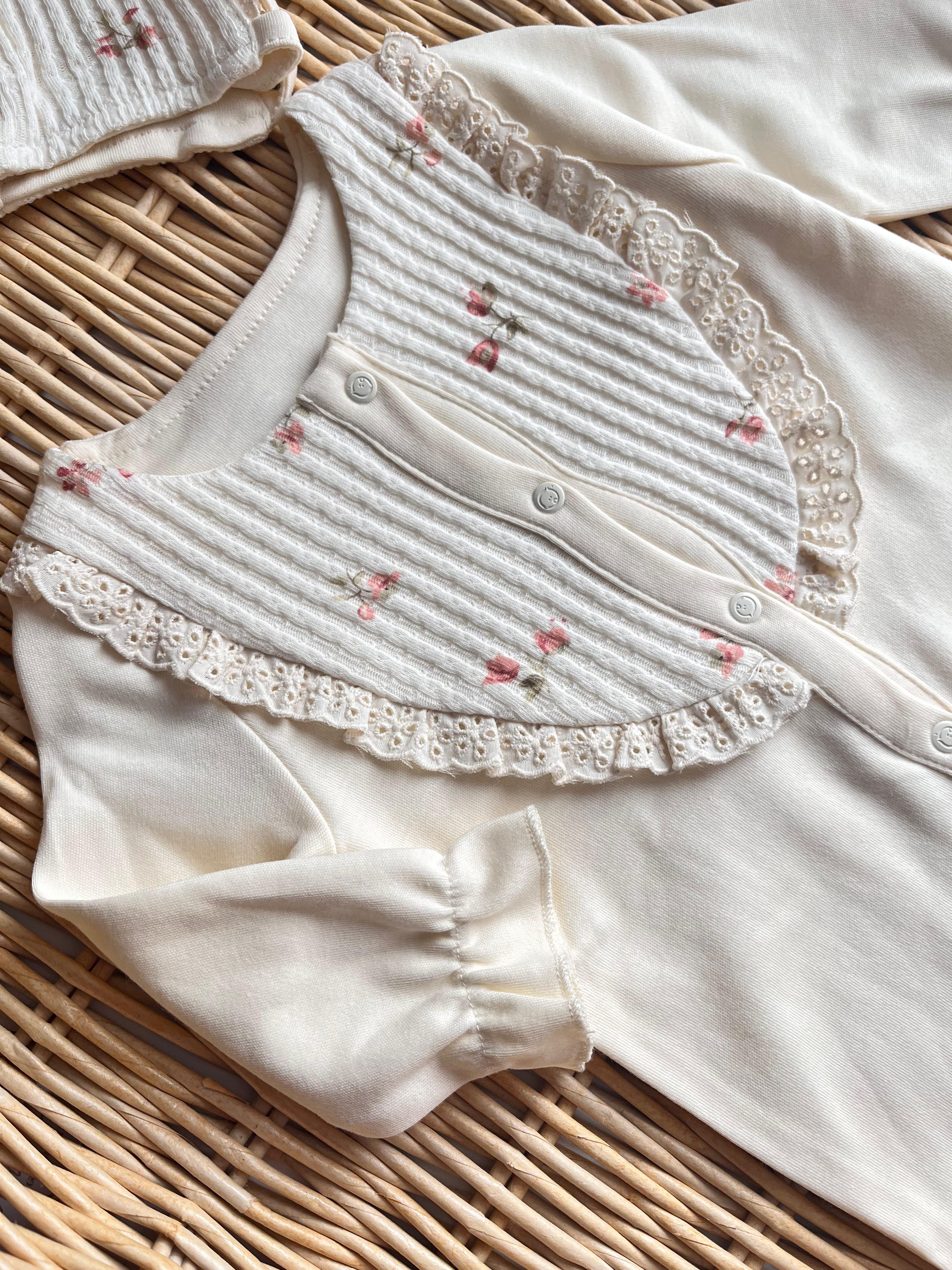 Çıtır Çiçek Fisto Kenar Yaka Şapkalı Tulum Krem