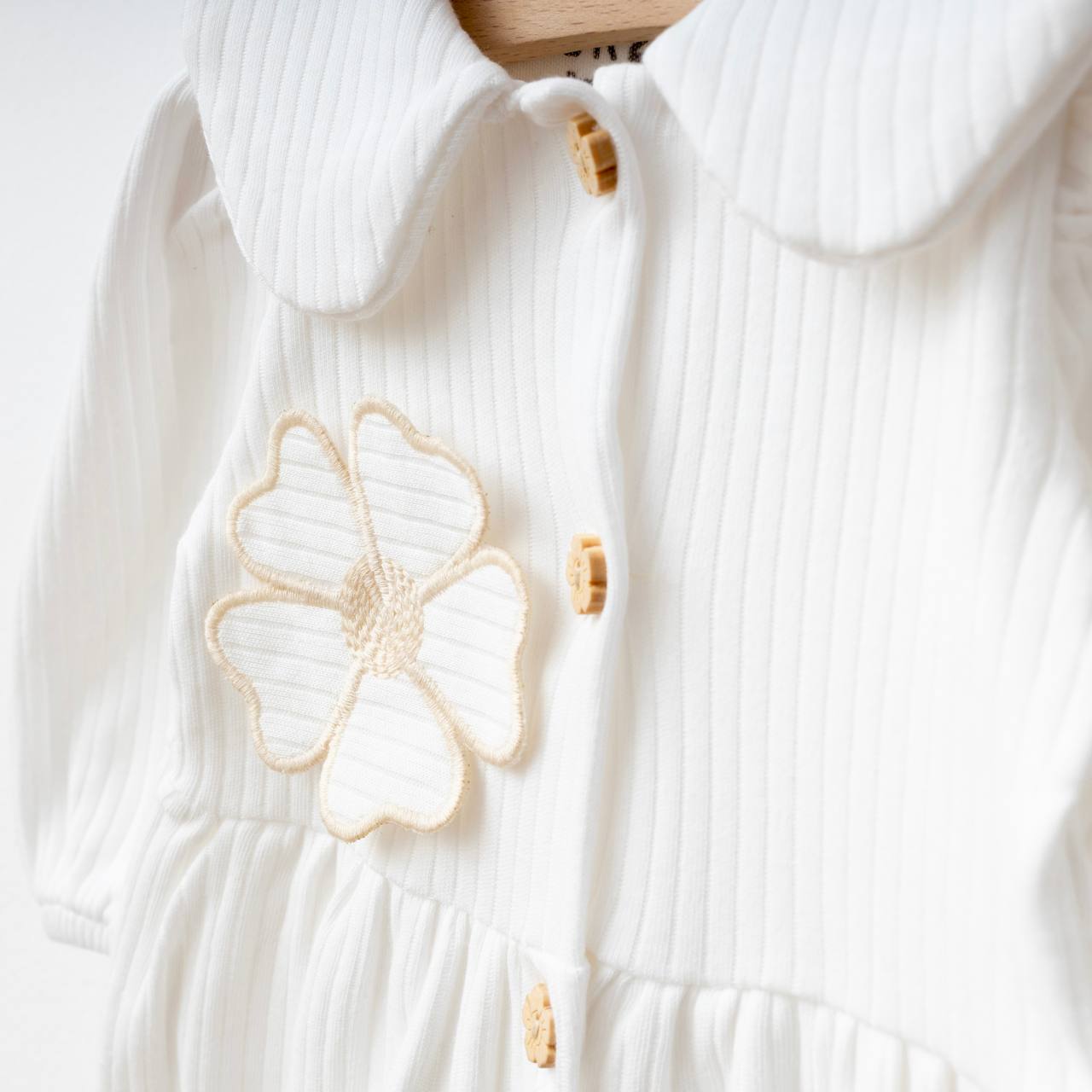 %100 Pamuk Daisell Çiçek Nakış Detay Bandanalı Tulum Ekru