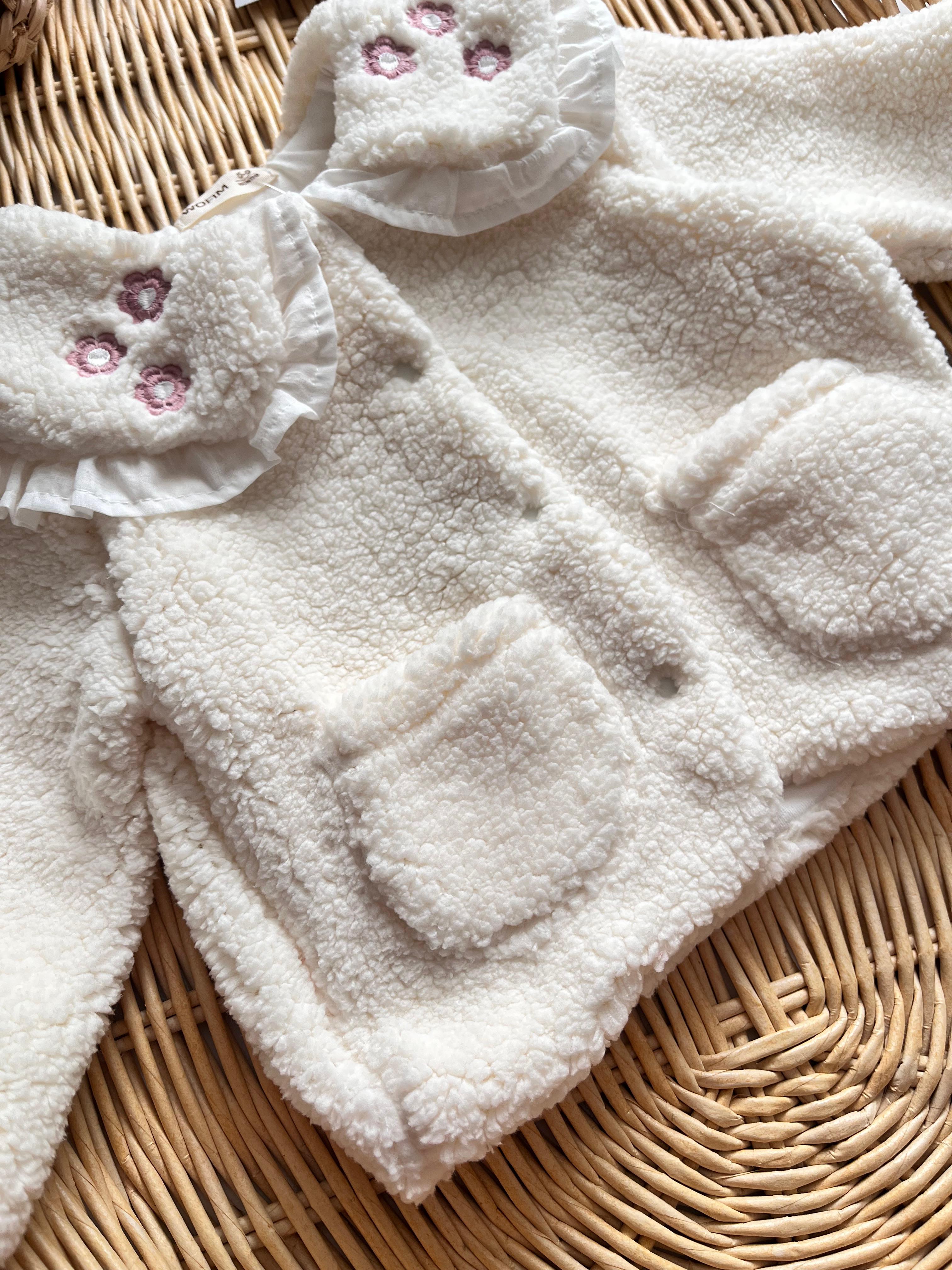 Yaka Nakışlı İçi Astarlı Peluş Ceket Ekru