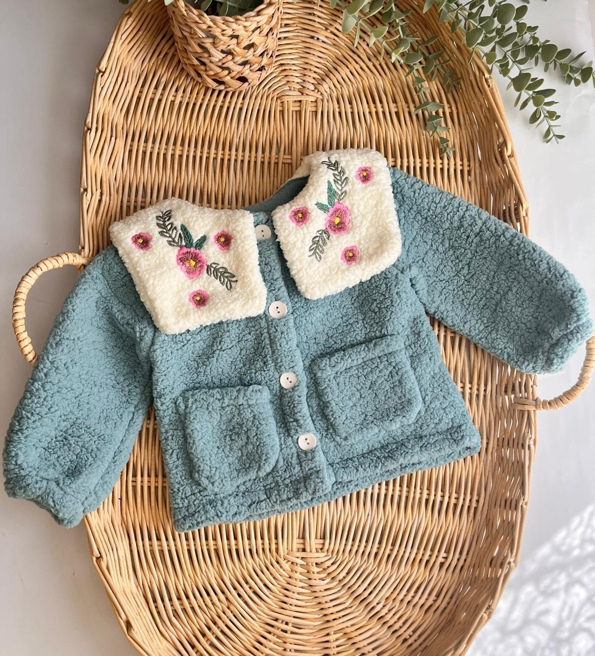 Çiçek Nakış Yaka Peluş Ceket Mint Yeşili