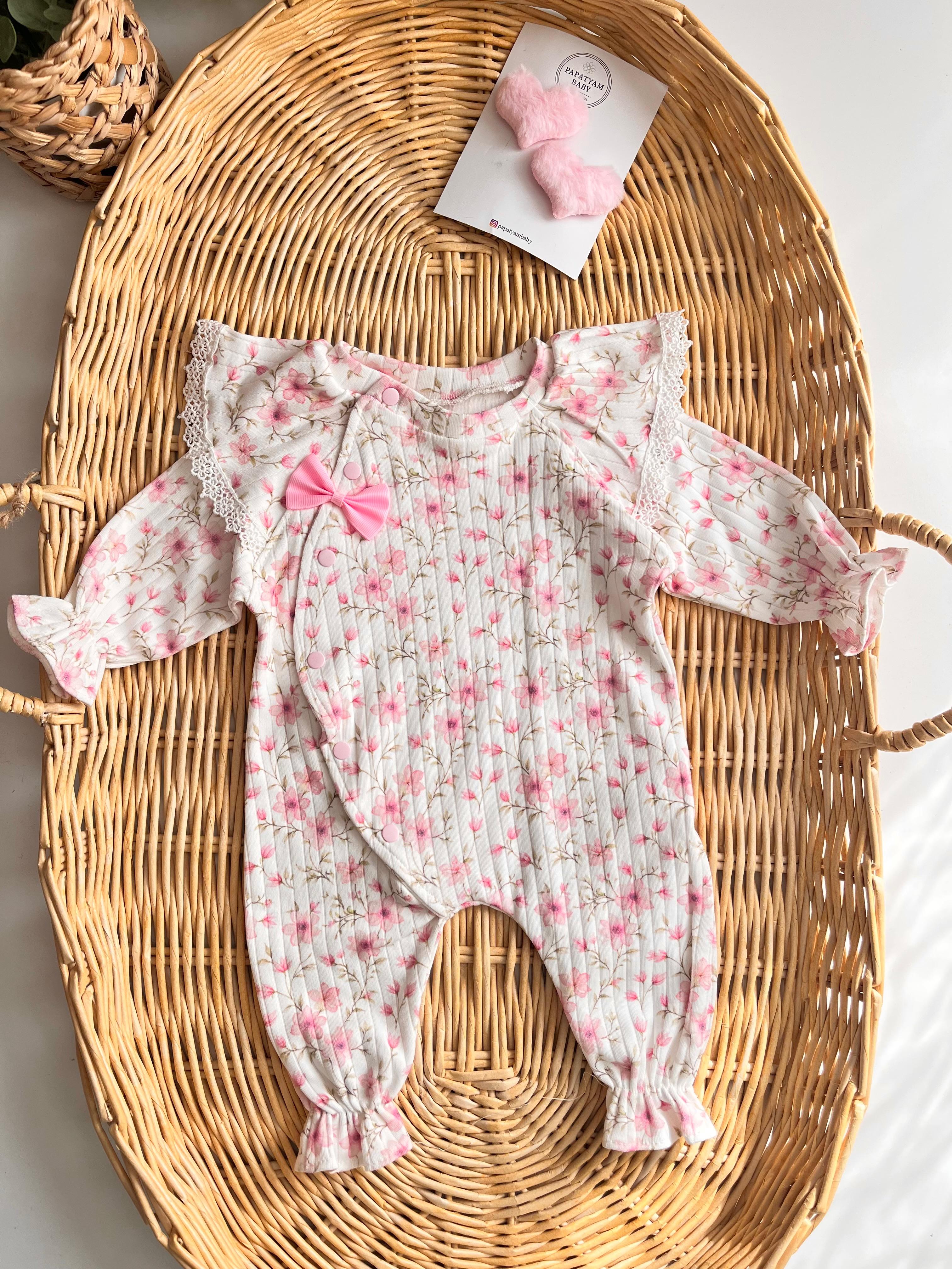 Minik Çiçek Fiyonk Detay Omuz Fisto Detaylı Pamuk Tulum