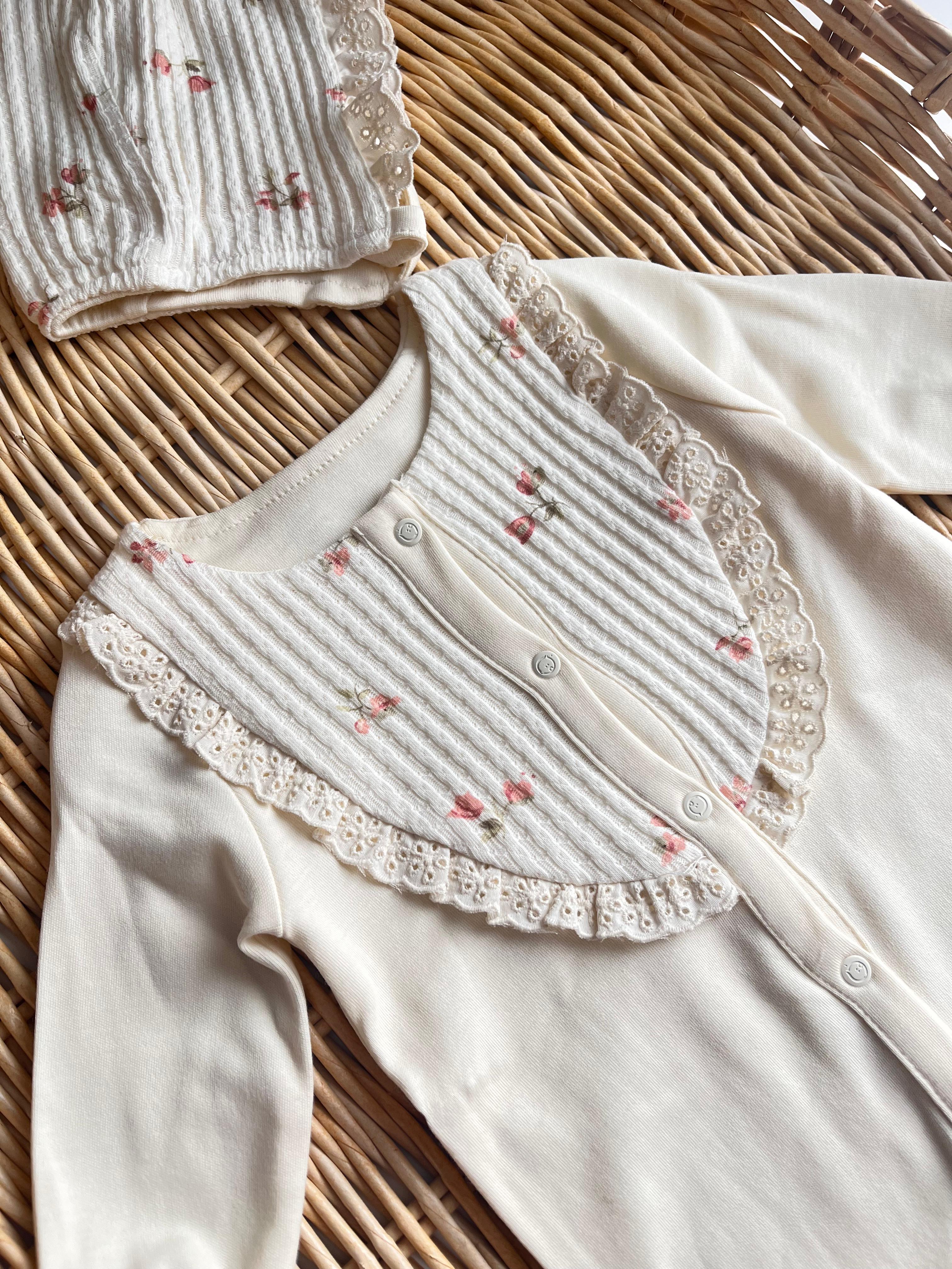 Çıtır Çiçek Fisto Kenar Yaka Şapkalı Tulum Krem