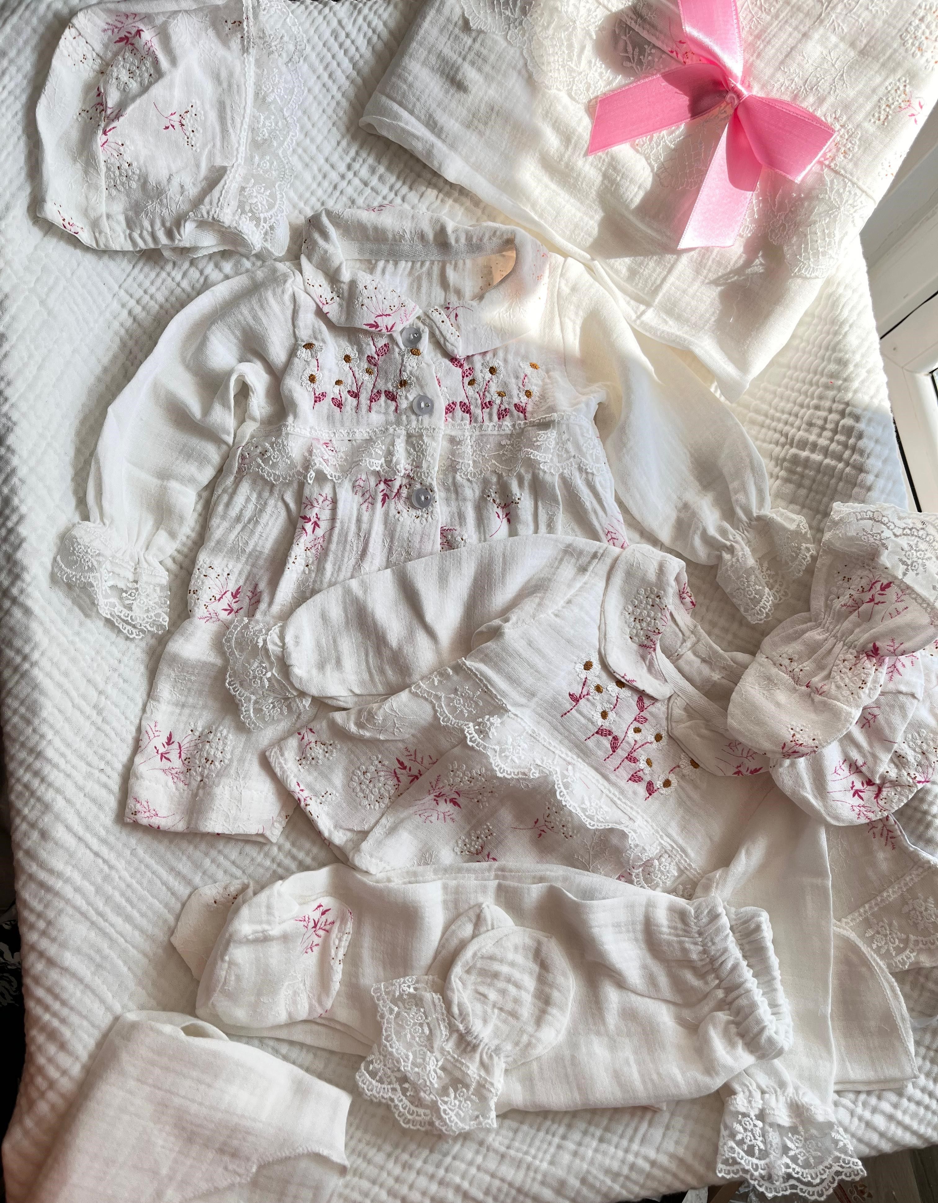 Linda 11 Parça %100 Pamuk Müslin Kumaş Yenidoğan  Set Pembe-Ekru