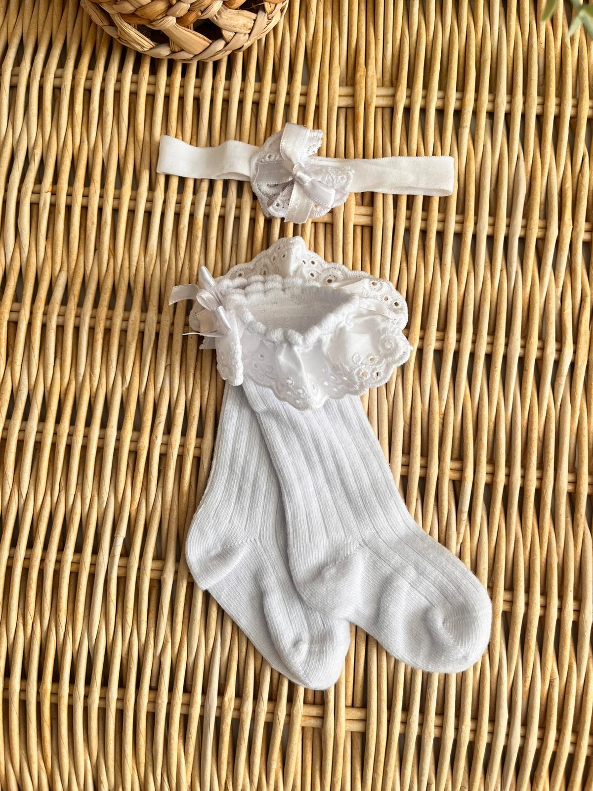 Fisto Kenarlı Fiyonk Detay Dil Altı Çorap ve Bandana 2'li Beyaz