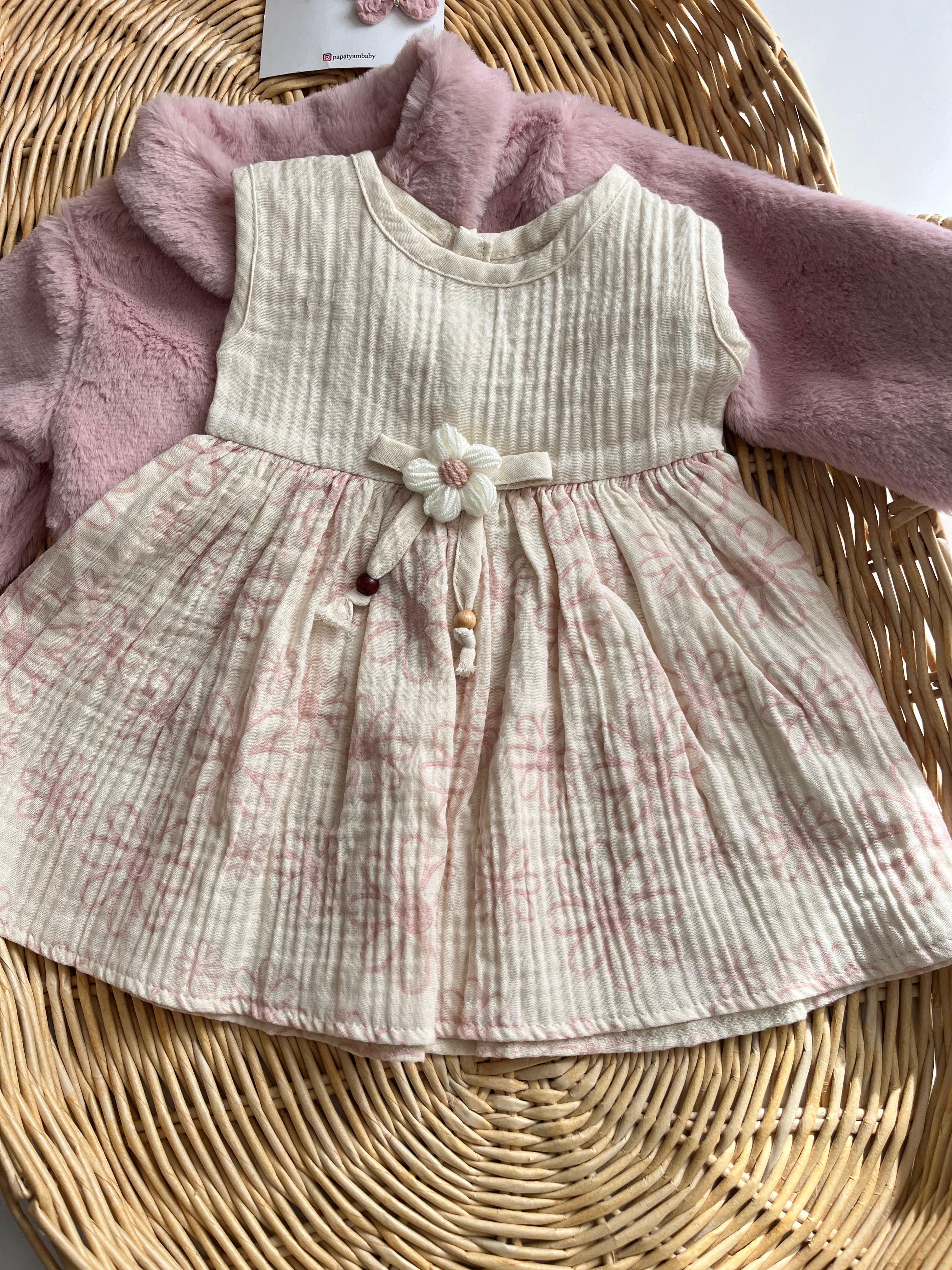 Peluş Yelekli Örgü Çiçek Detaylı Müslin Elbise Pembe
