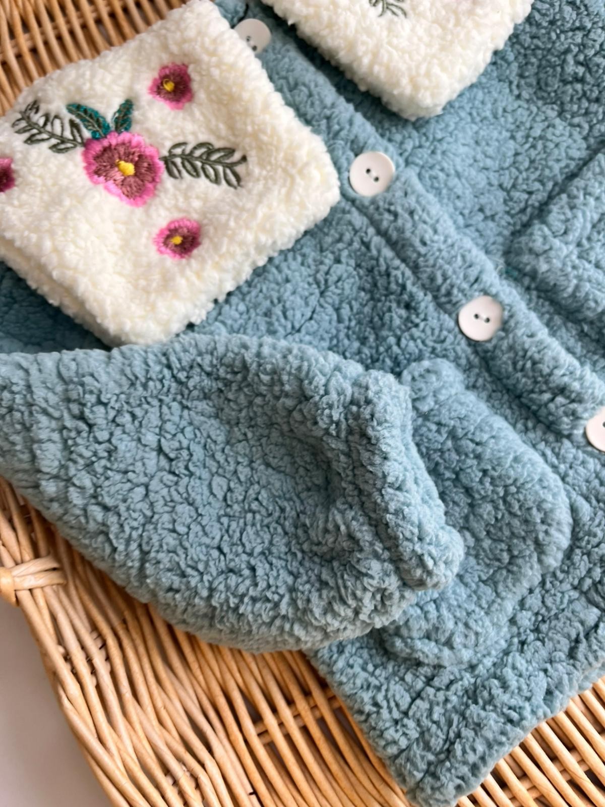 Çiçek Nakış Yaka Peluş Ceket Mint Yeşili