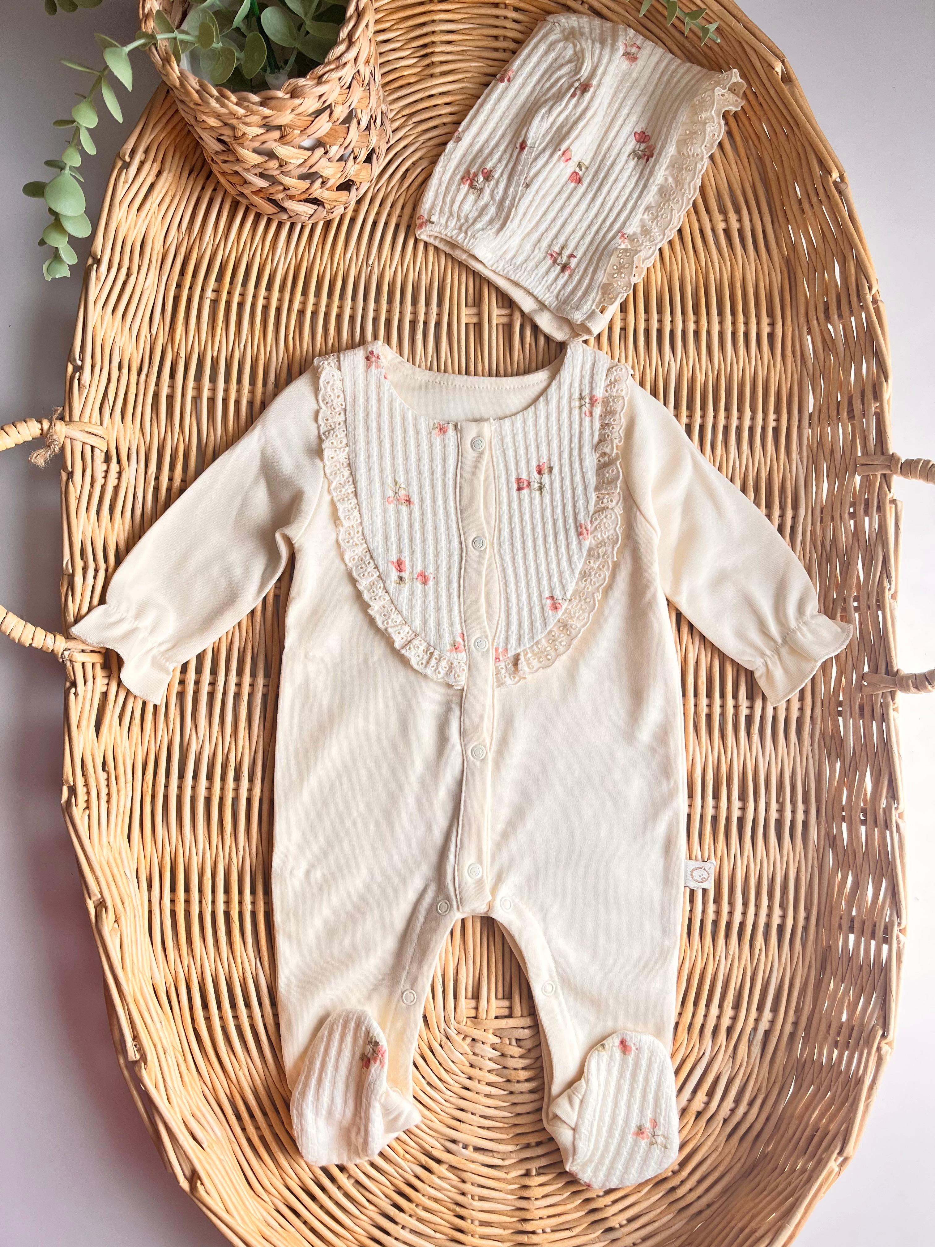 Çıtır Çiçek Fisto Kenar Yaka Şapkalı Tulum Krem