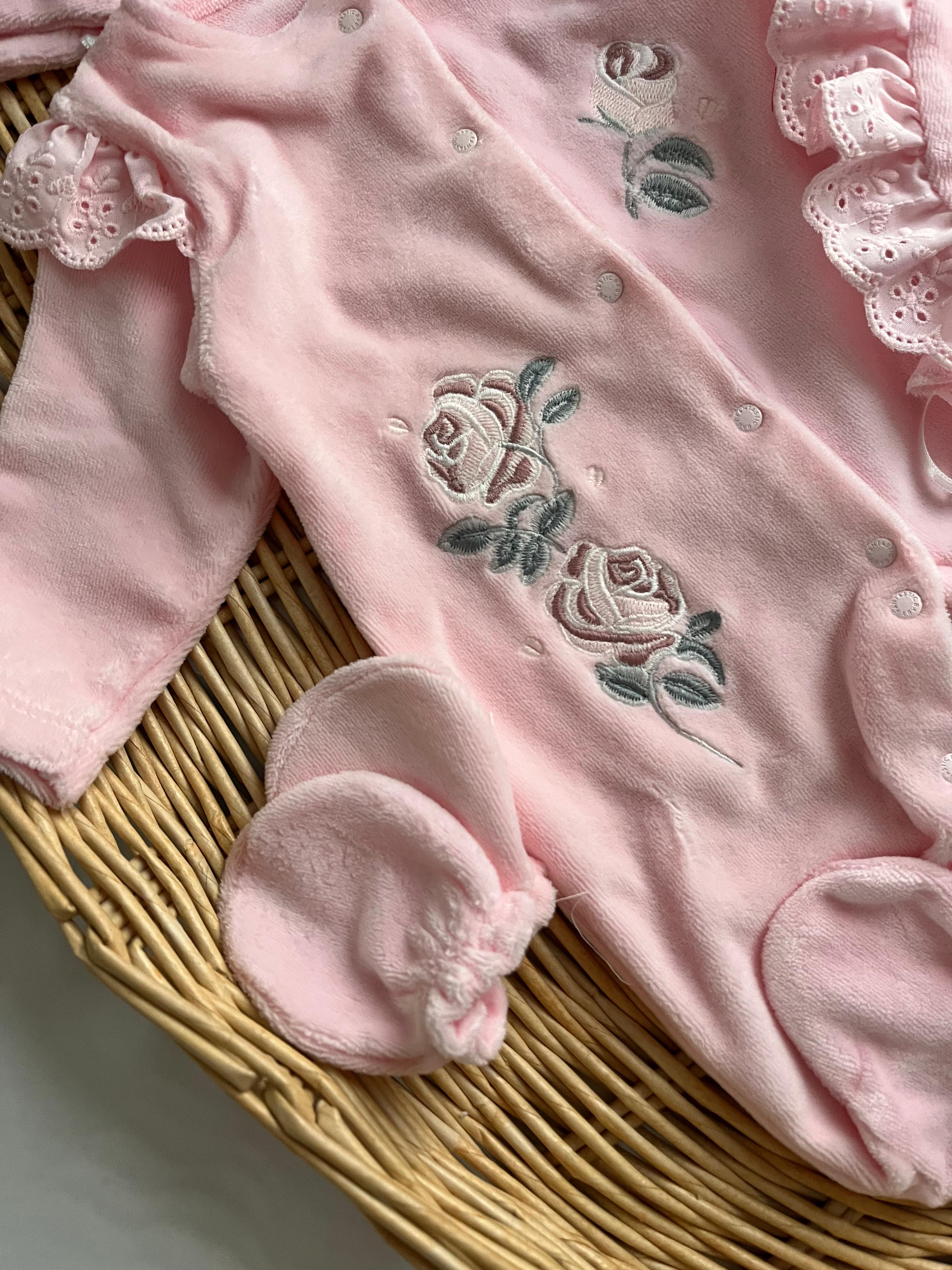 Rose Kadife 5 Parça Gül Nakış Battaniye Tulum Önlük Şapka Eldiven Seti Kutulu