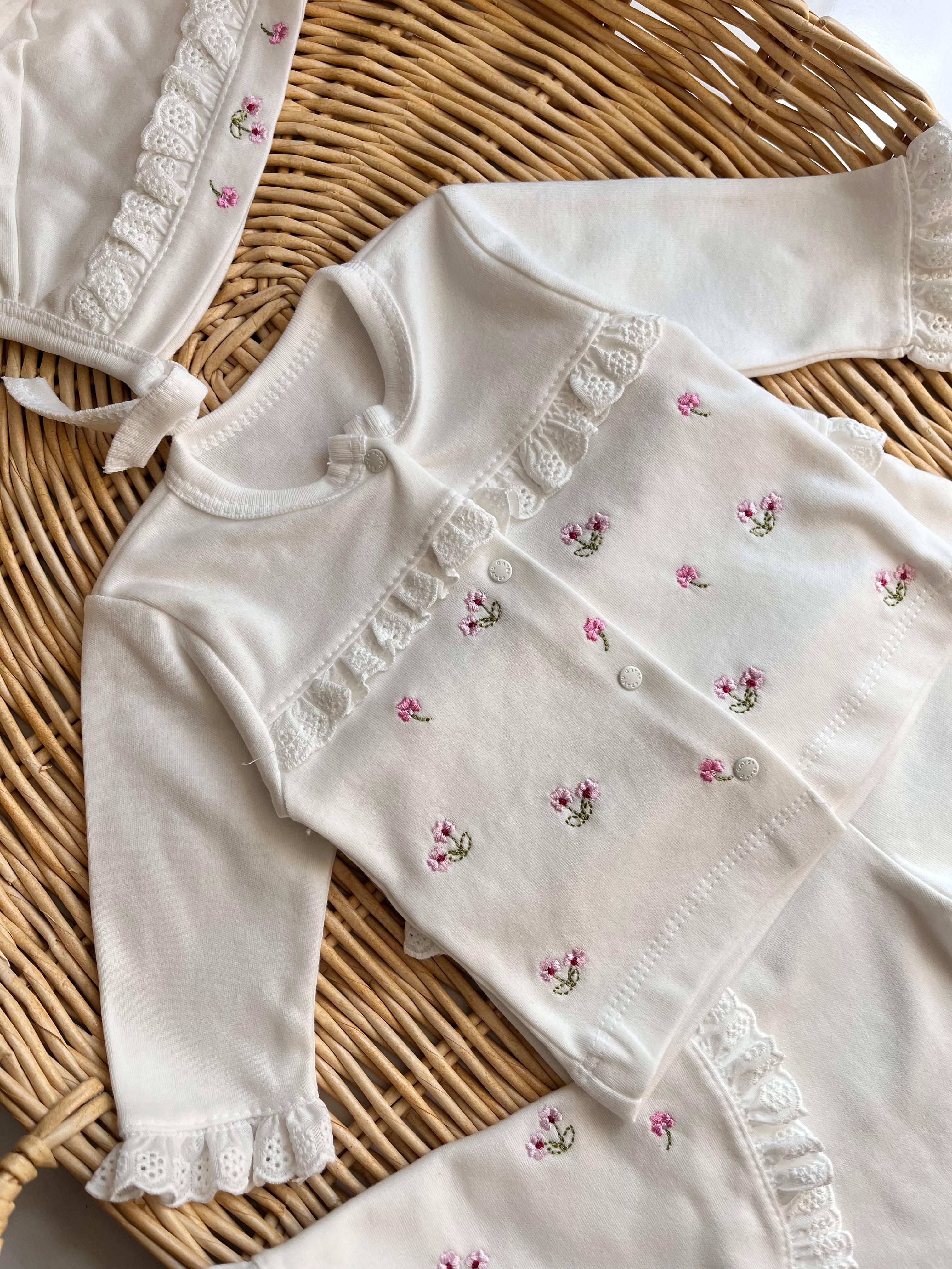 %100 Pamuk Fisto Detay Çiçek Nakış 5'li Yenidoğan Set Ekru