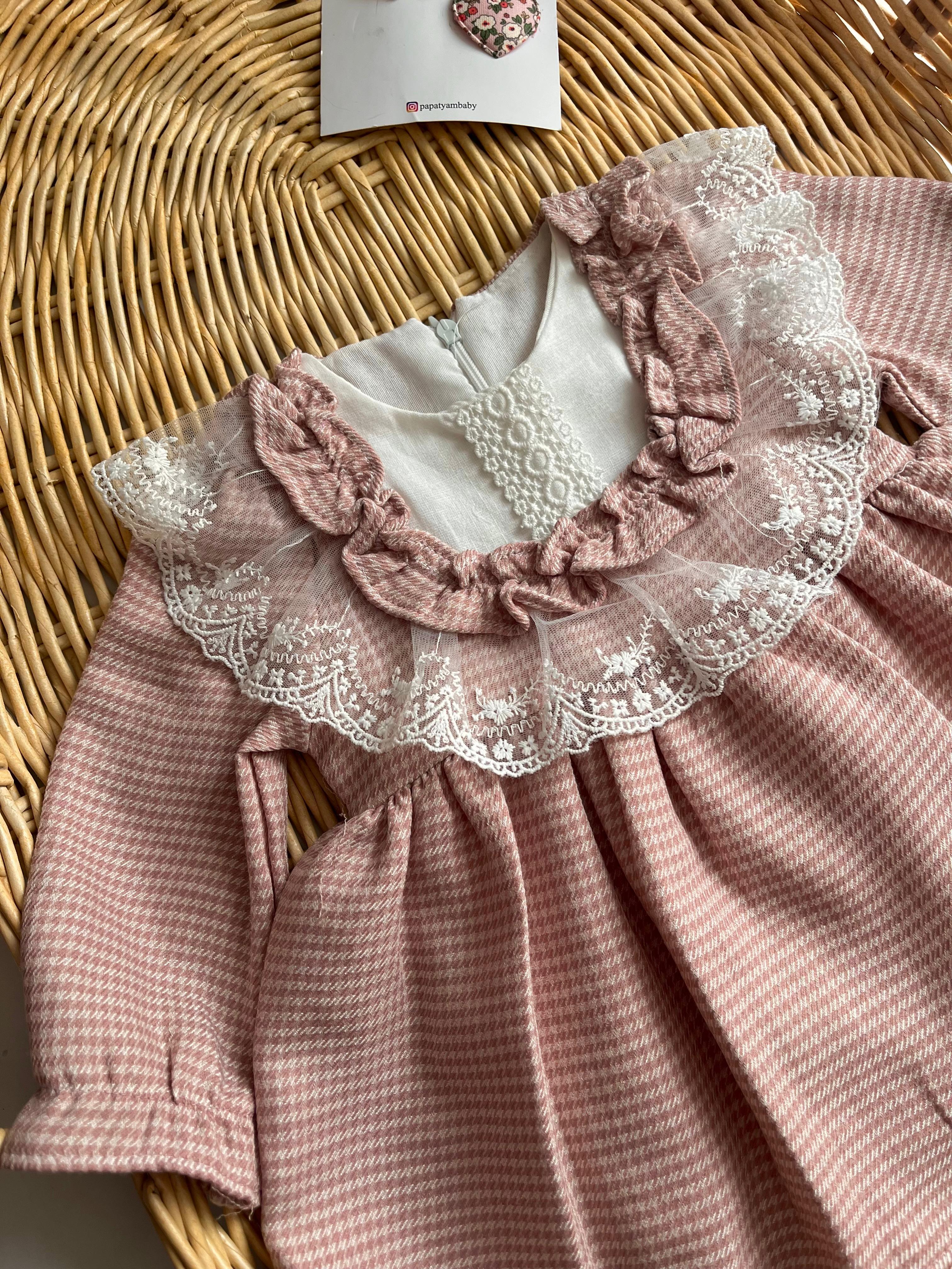 Lidya Güpür Yaka Detay Astarlı Elbise