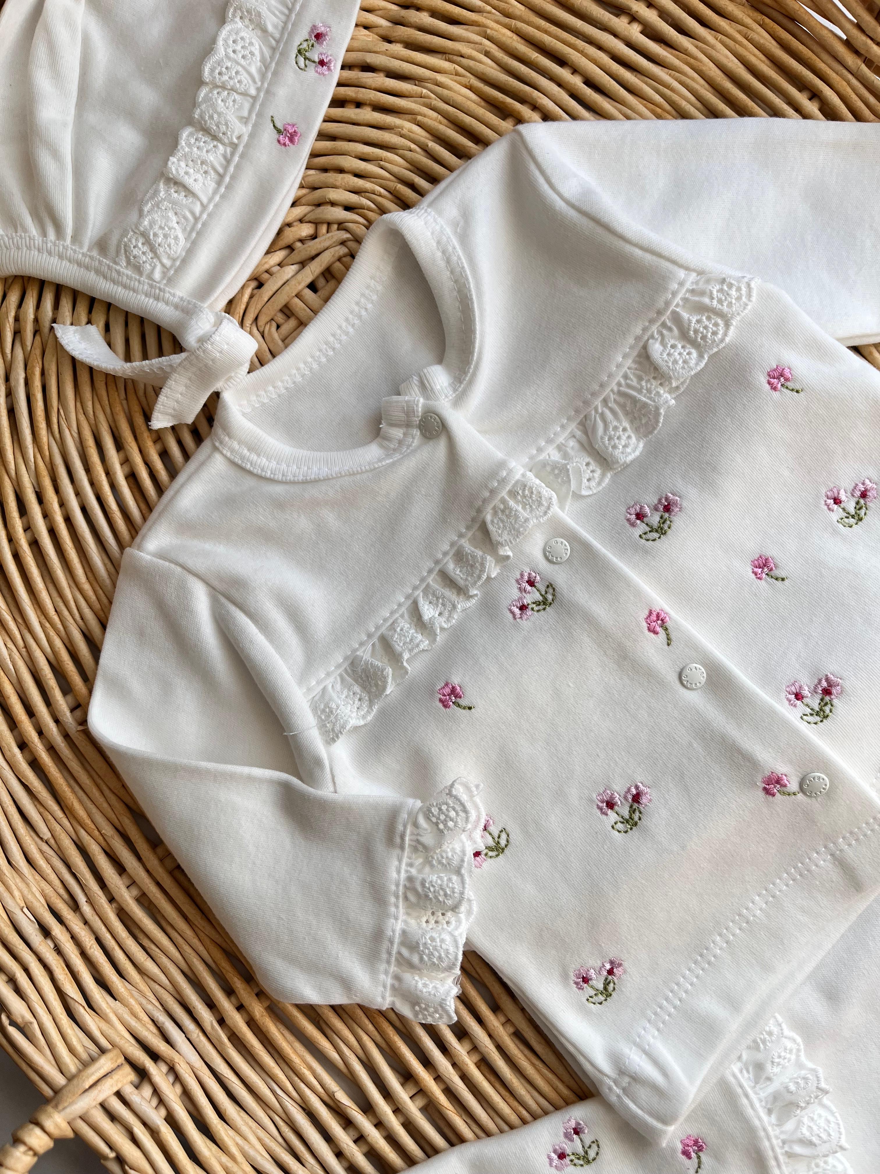 %100 Pamuk Fisto Detay Çiçek Nakış 5'li Yenidoğan Set Ekru