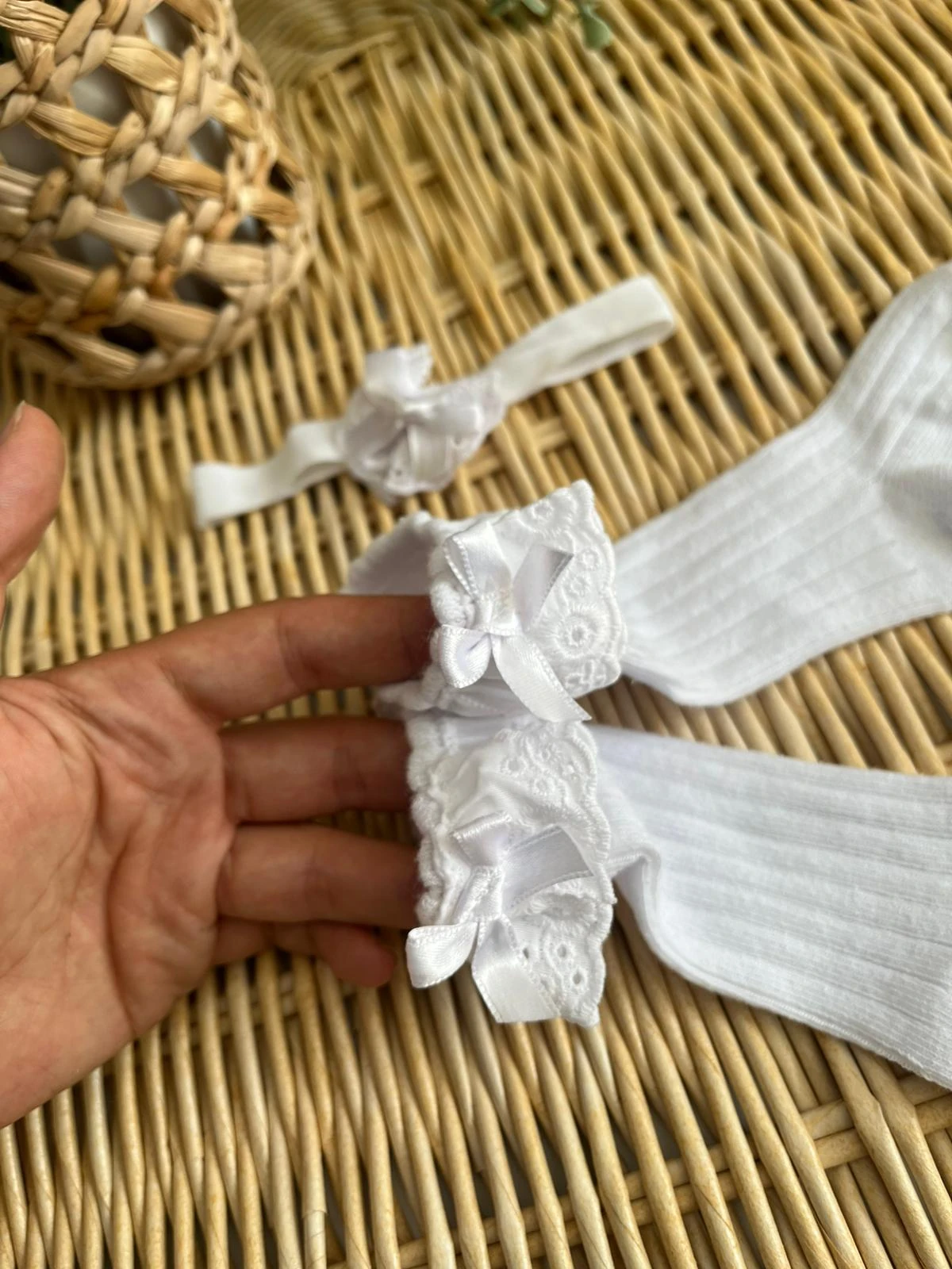 Fisto Kenarlı Fiyonk Detay Dil Altı Çorap ve Bandana 2'li Beyaz