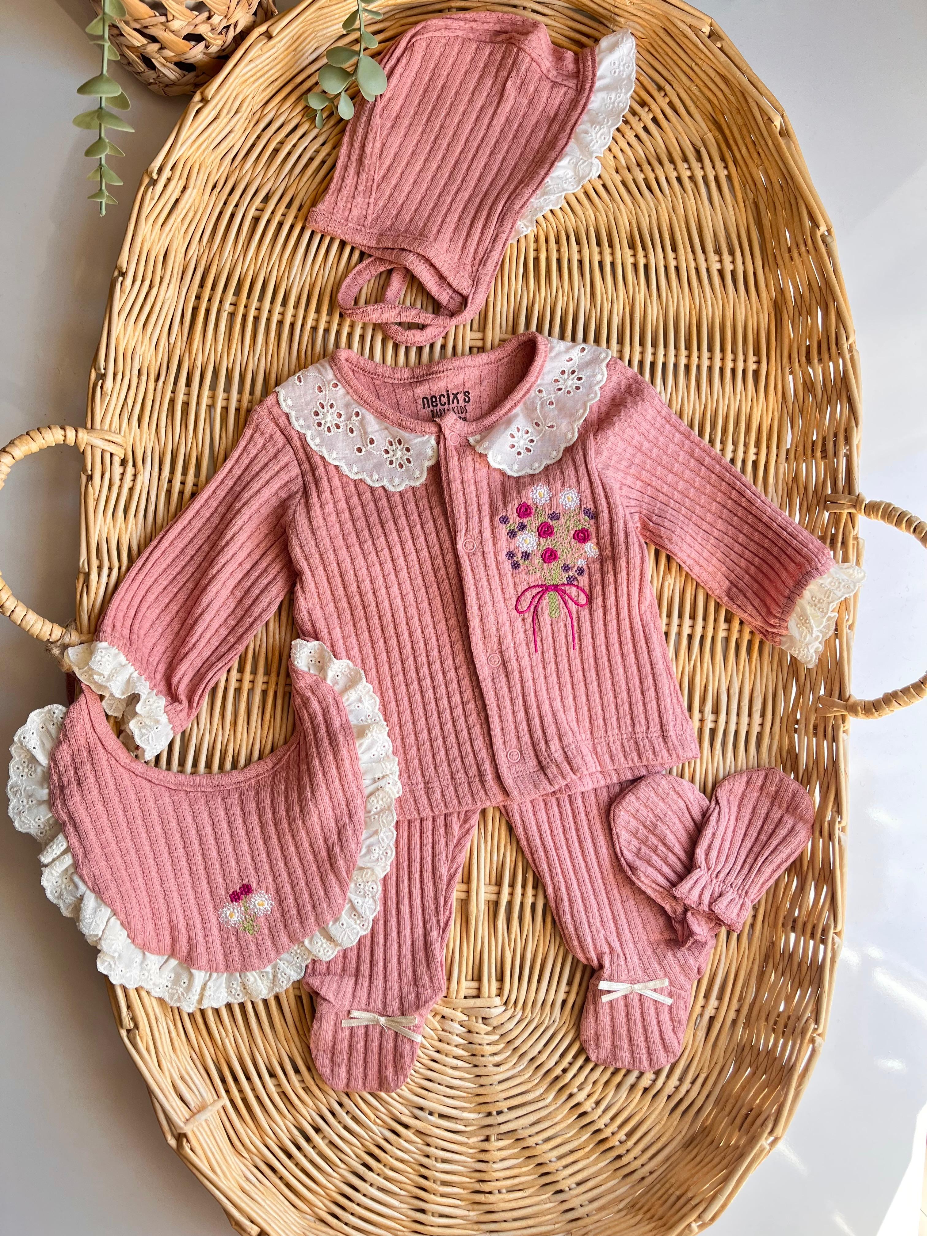 Fisto Yakalı Çiçek Buketi Nakışlı 5'li Yenidoğan Set 