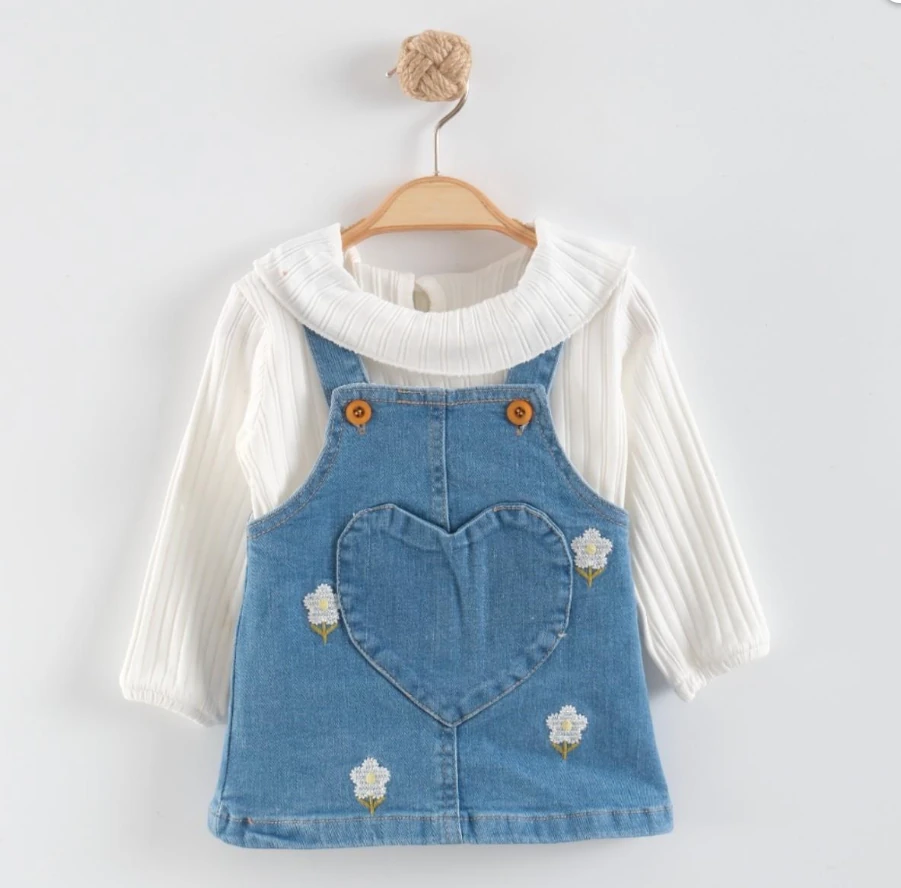 Yaka Detay Bluz ve  Papatya Nakışlı Kalp Detay Jile Kot Elbise