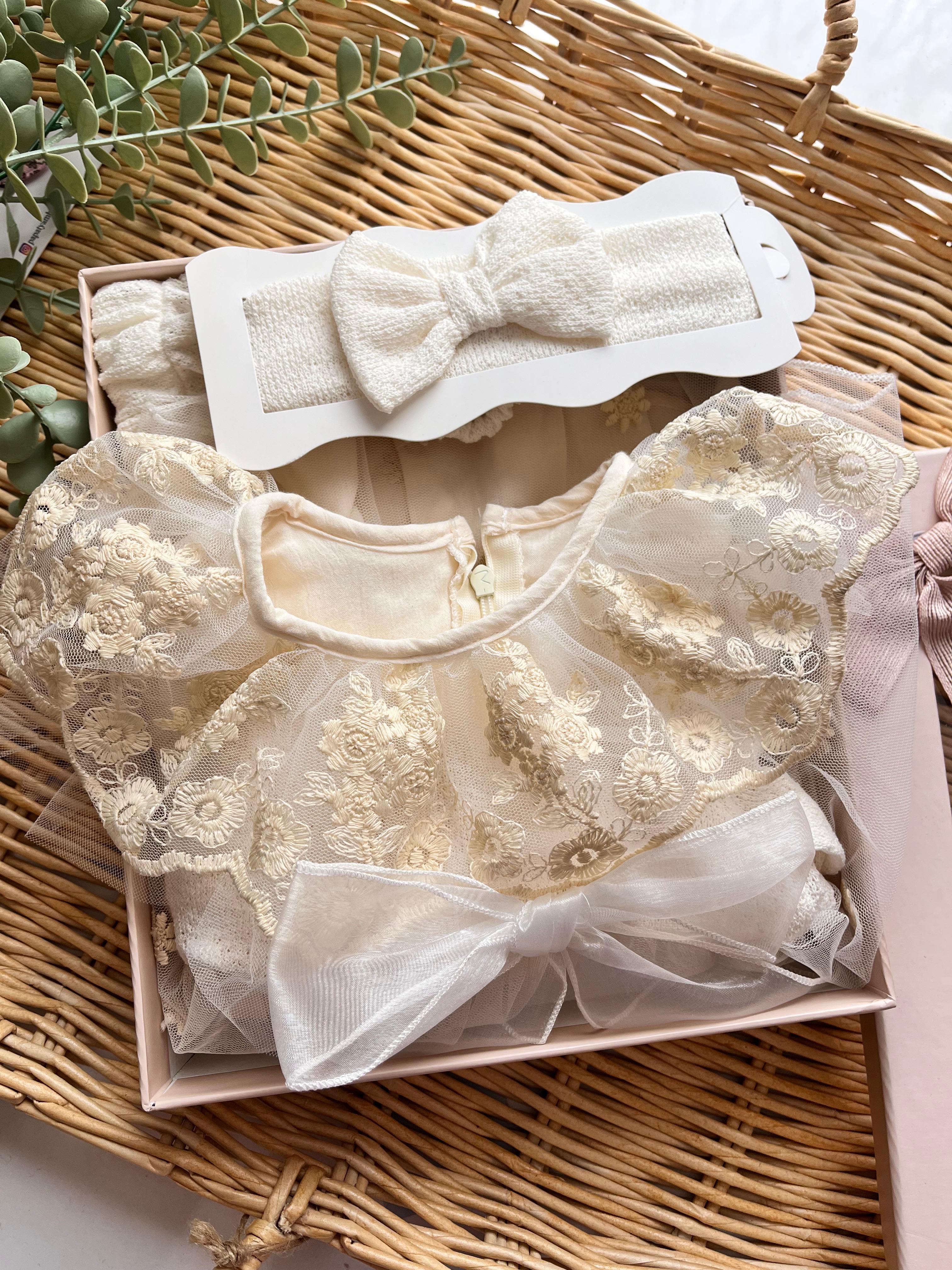 Premium Güpürlü Elbise Çorap Bandana Külot 3'lü Takım Özel Kutulu Set