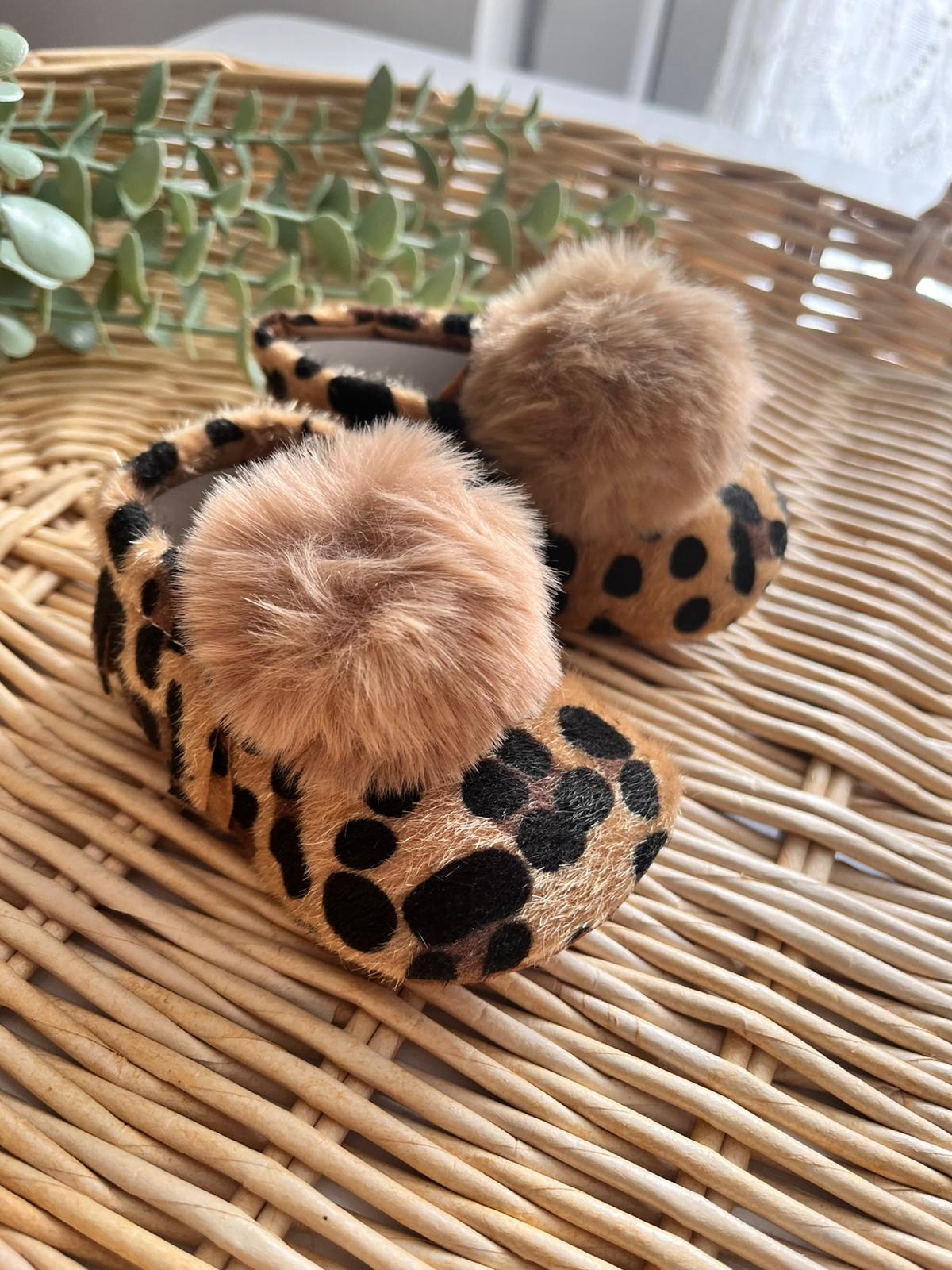 Ponpon Nubuk Deri Leopar Makosen Ayakkabı