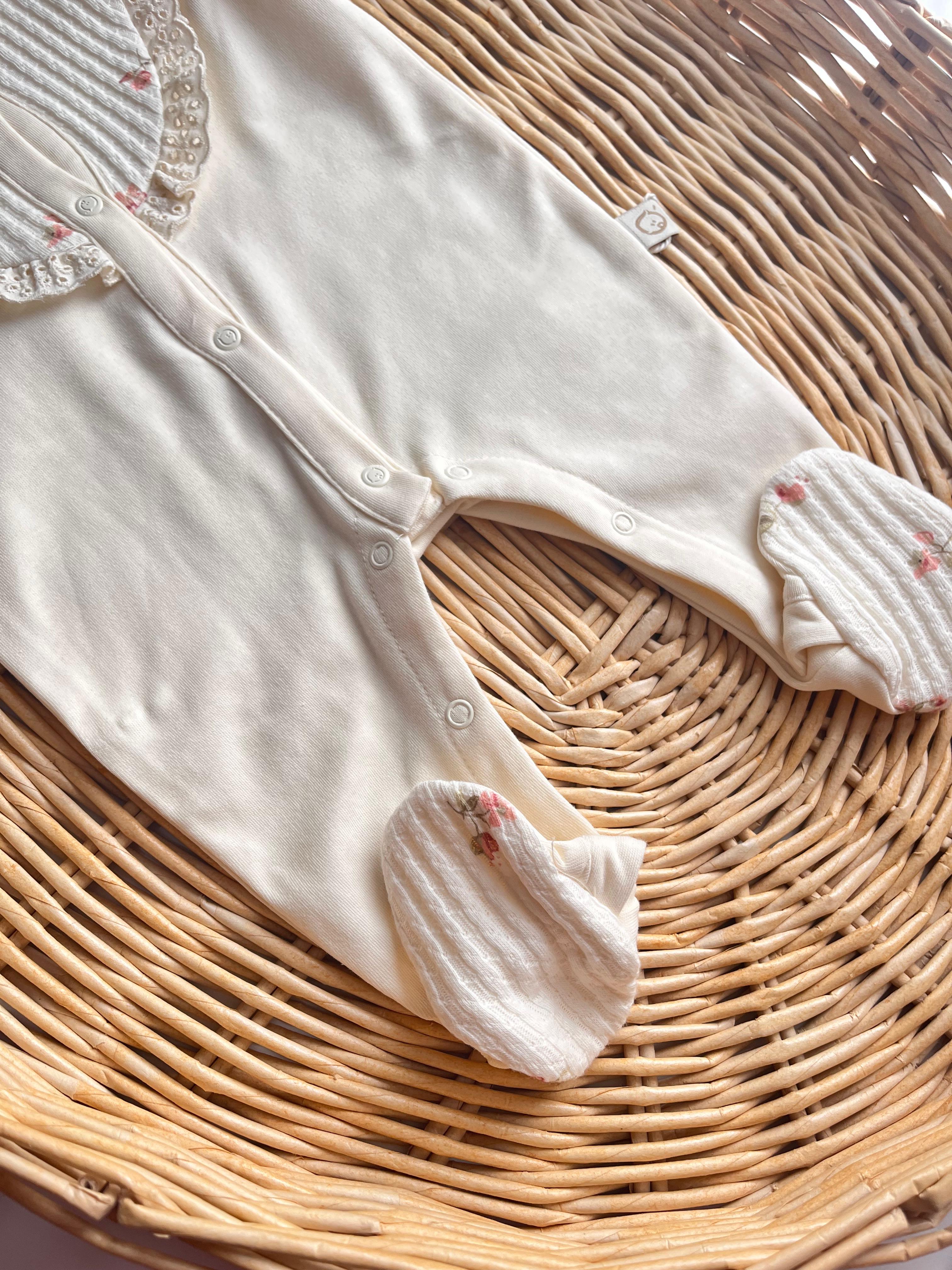 Çıtır Çiçek Fisto Kenar Yaka Şapkalı Tulum Krem