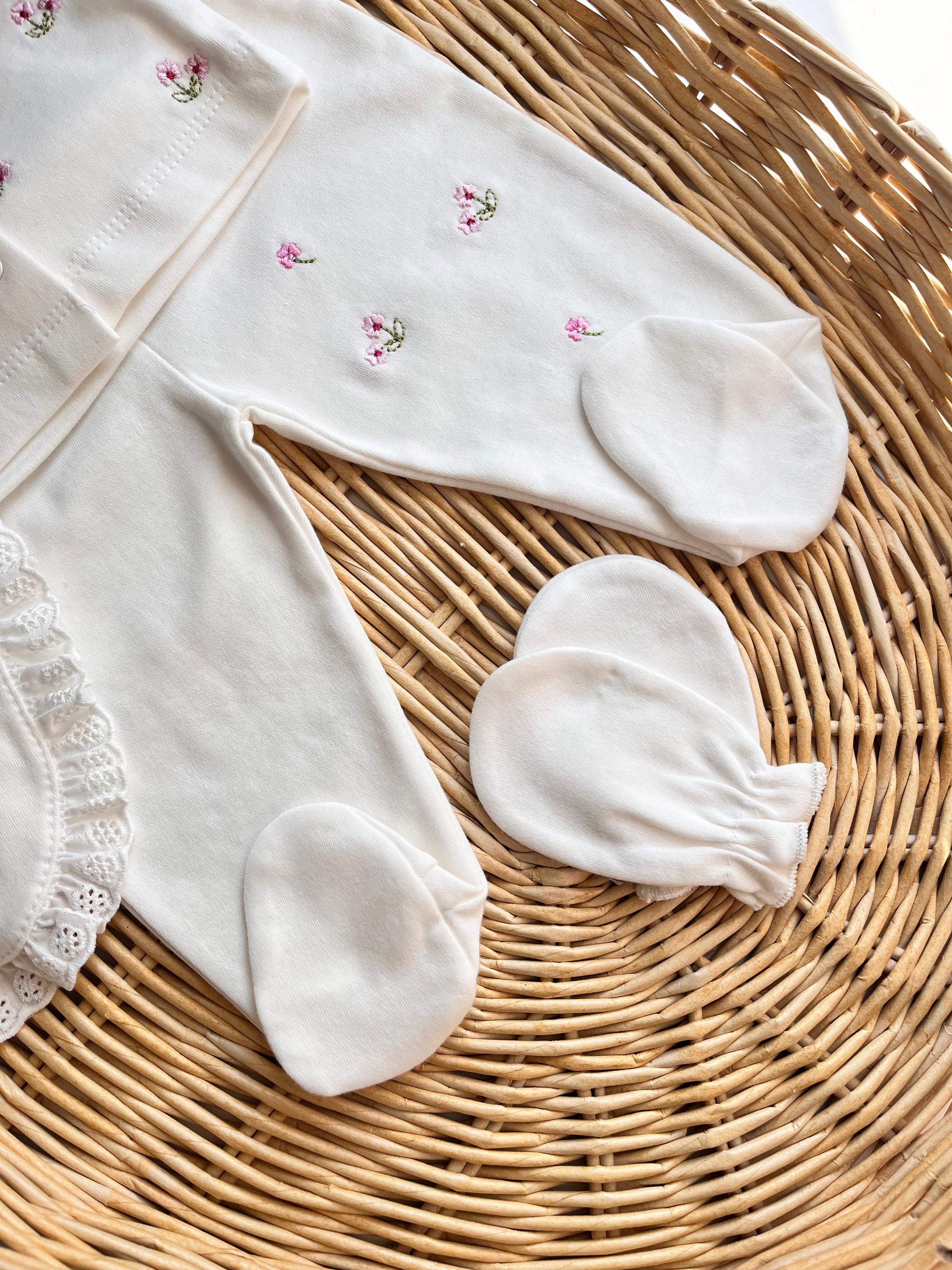 %100 Pamuk Fisto Detay Çiçek Nakış 5'li Yenidoğan Set Ekru
