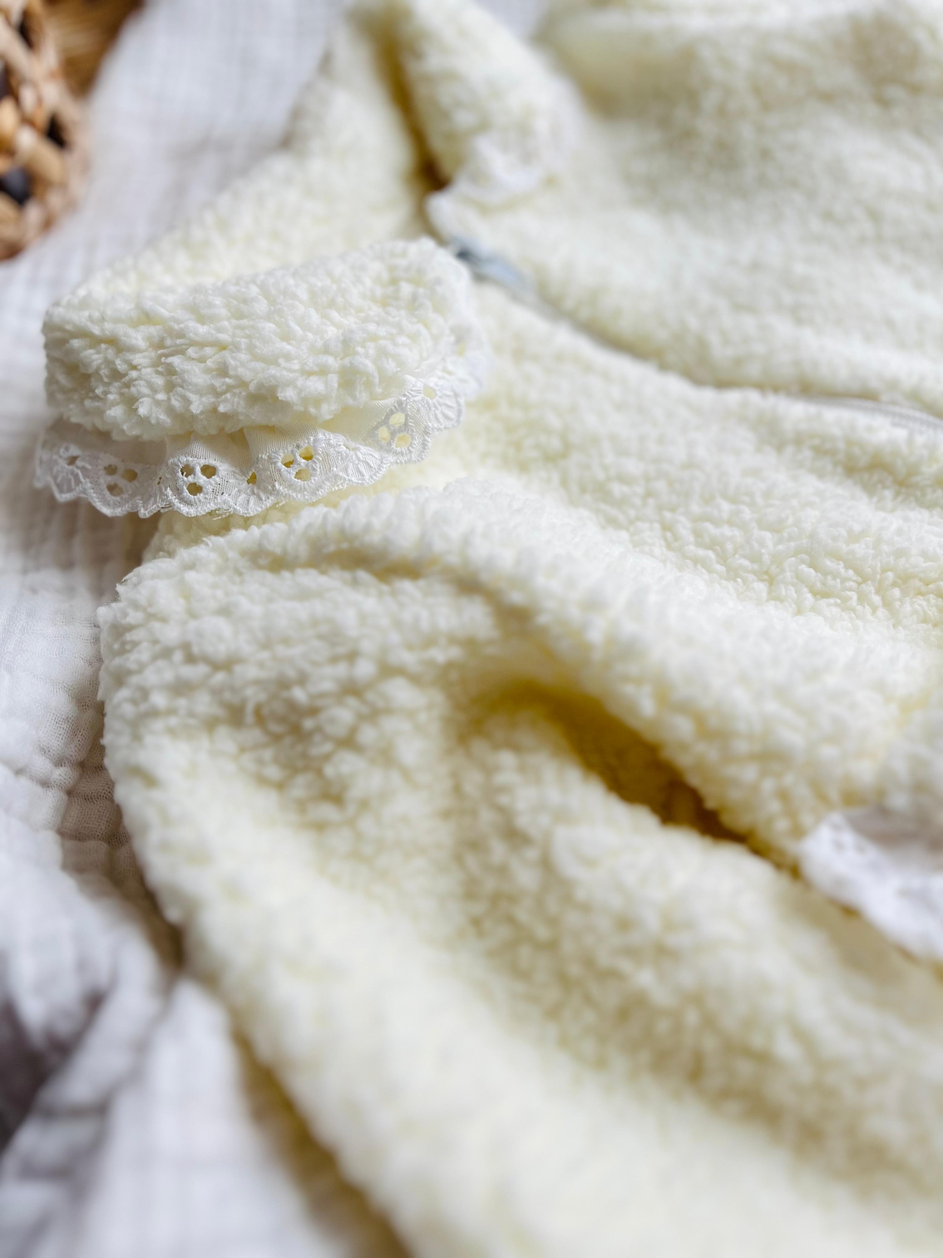 Fisto Detaylı Çiçek Nakışlı Cepli Peluş Ceket 