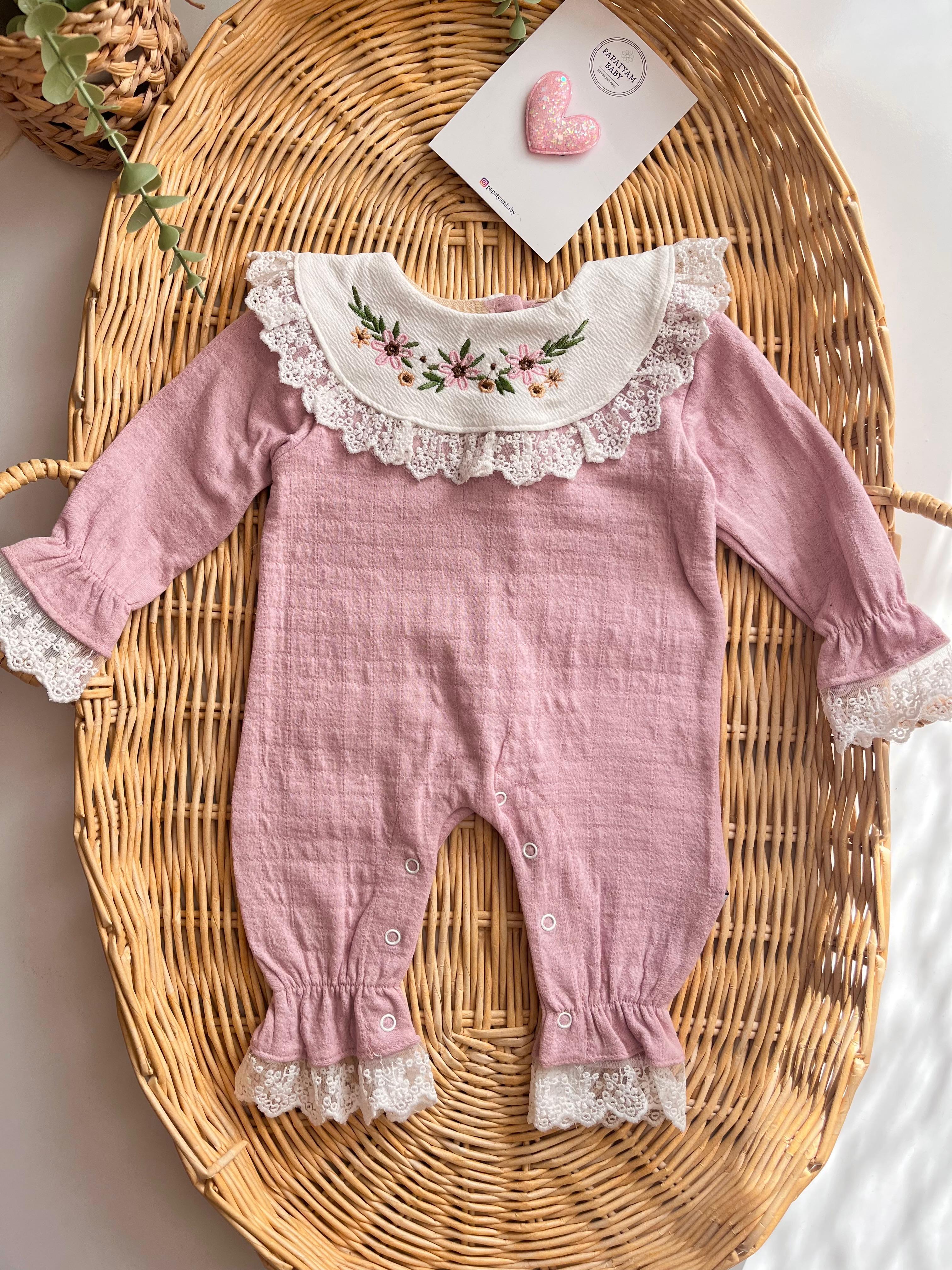 Diana Dantel Çiçek Nakış Yaka Kol Detay Tulum Lila