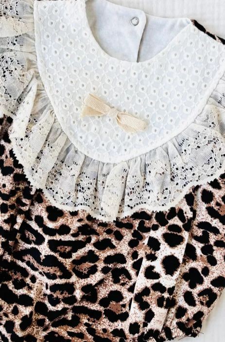 Leopar kısa kol Dantel Yaka Romper