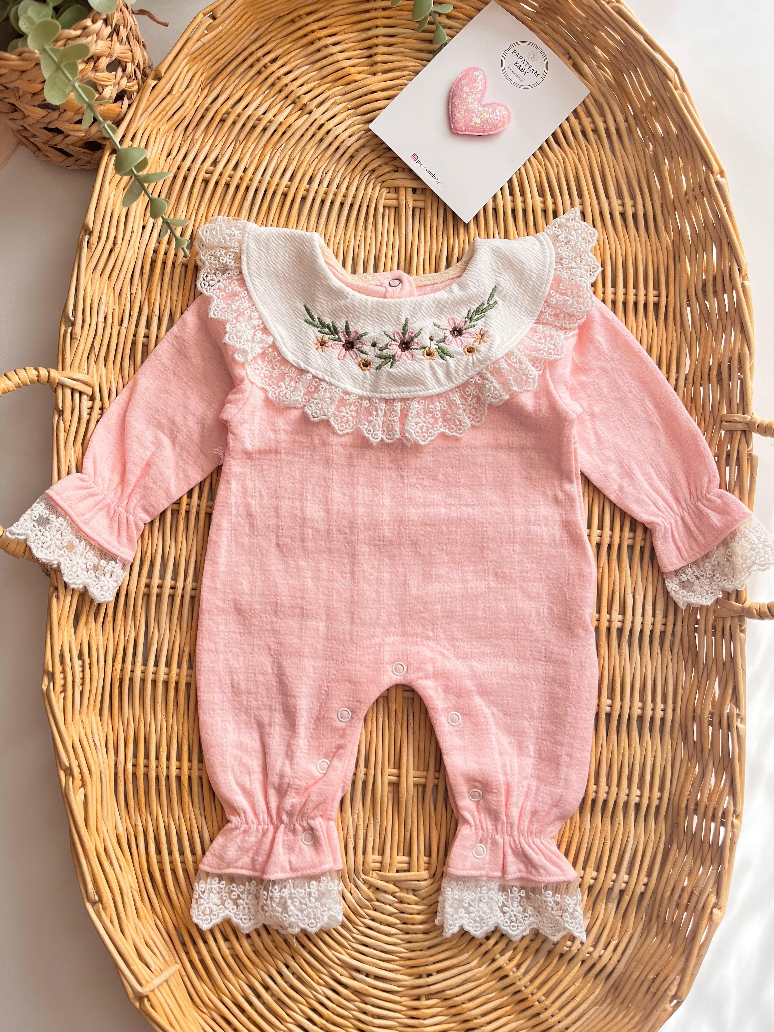 Diana Dantel Çiçek Nakış Yaka Kol Detay Tulum Pembe