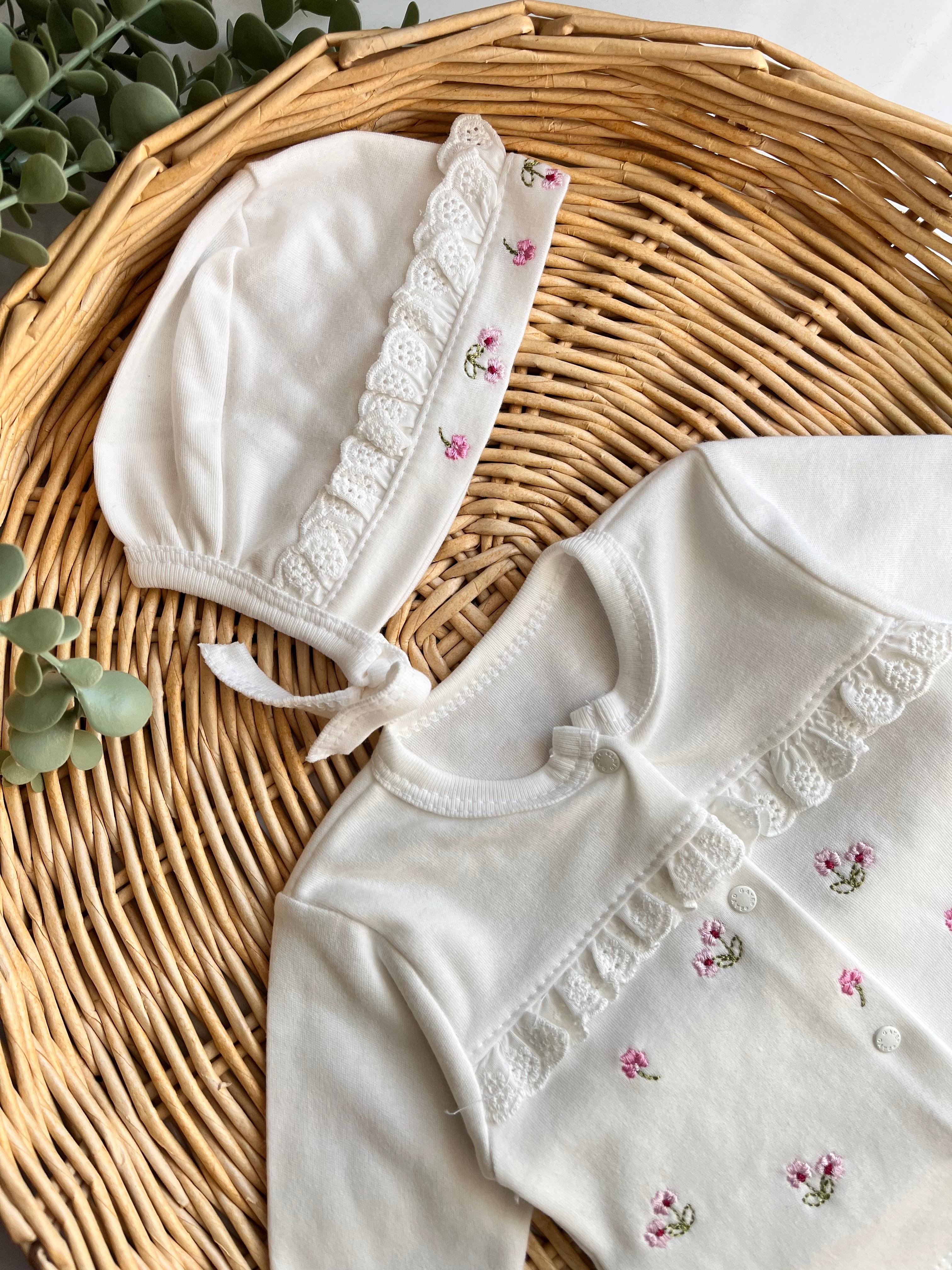 %100 Pamuk Fisto Detay Çiçek Nakış 5'li Yenidoğan Set Ekru