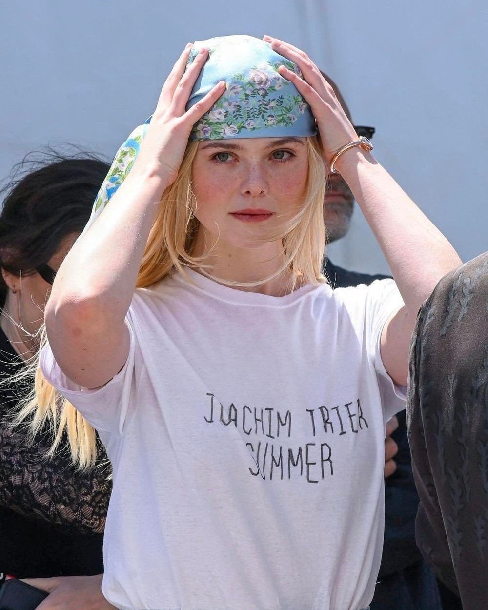 "joachim trier summer" t-shirt - elle fanning 