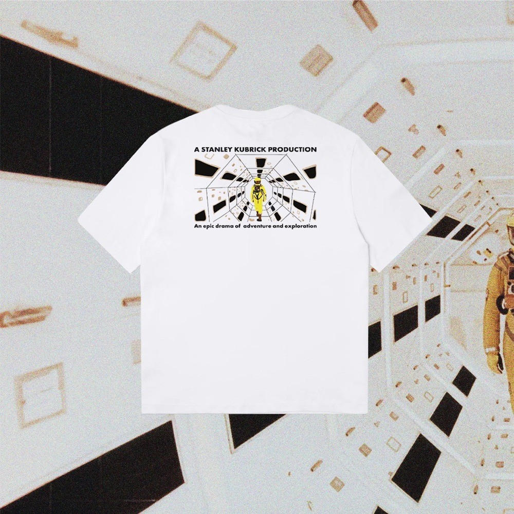 “2001: a space odyssey ” t-shirt