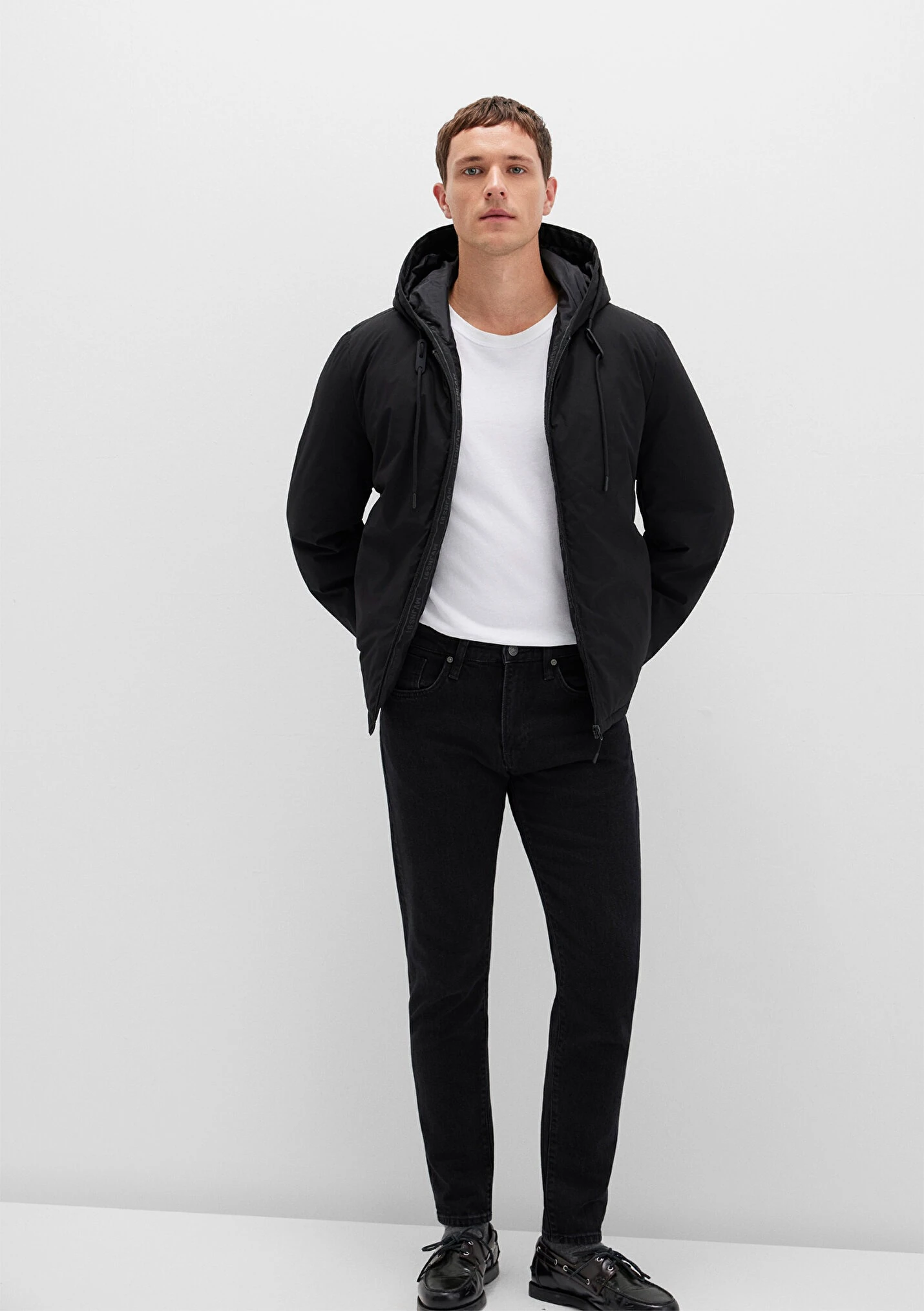 Kapüşonlu Siyah Şişme Erkek Mont 0110352-900