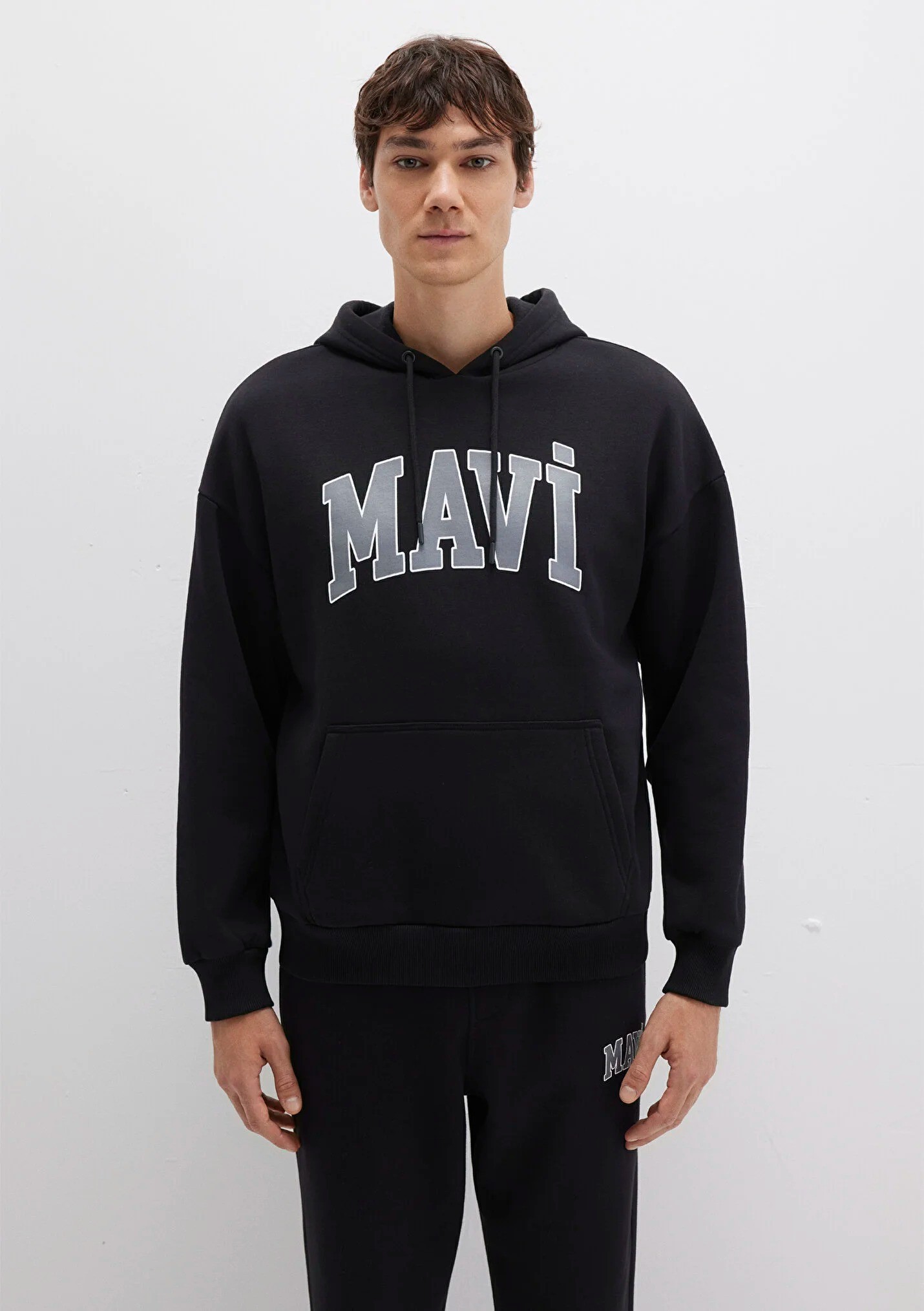 Logo Baskılı Kapüşonlu Siyah Erkek Sweatshirt 067149-902