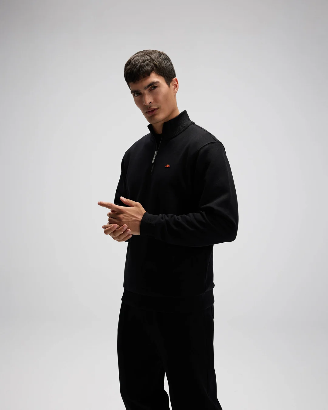 SATUR Hazen Bookle Logo Half Zip-Up Classic Black SA23FWMT05 SATUR Hazen Bookle Logo Half Zip-Up Classic Black SA23FWMT05