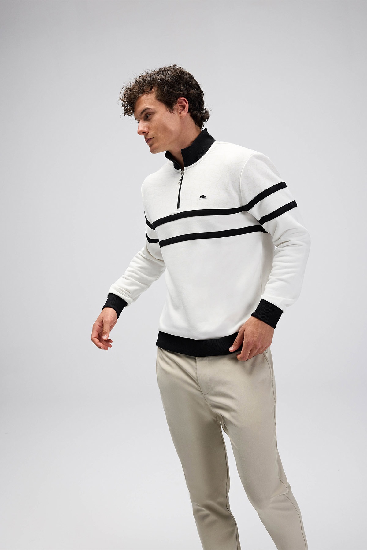 Erkek Beyaz Yarım Fermuarlı Sweatshirt EM619-OF
