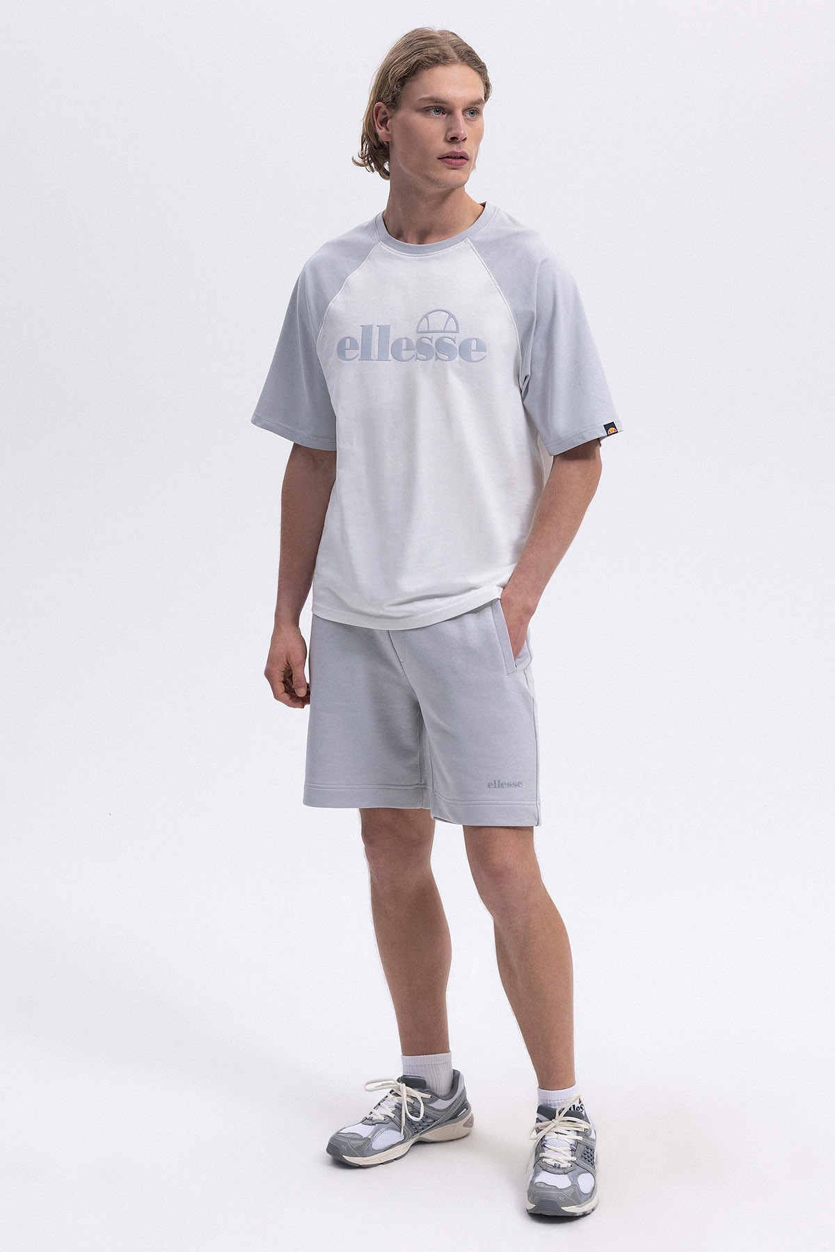 Ellesse Erkek Koyu Gri Tişört EM009-2-SGR