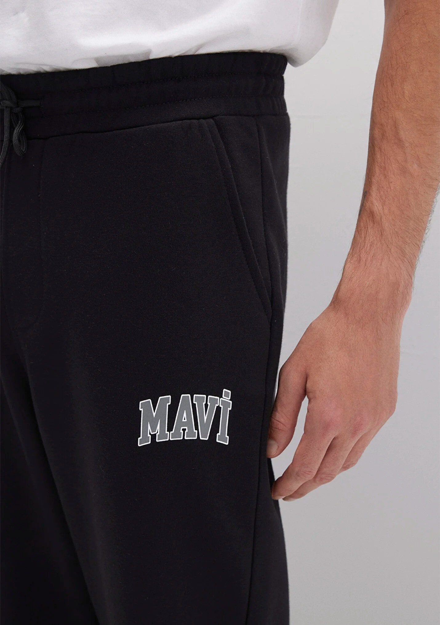 Mavi Logo Baskılı Siyah Erkek Eşofman Altı 0010207-900