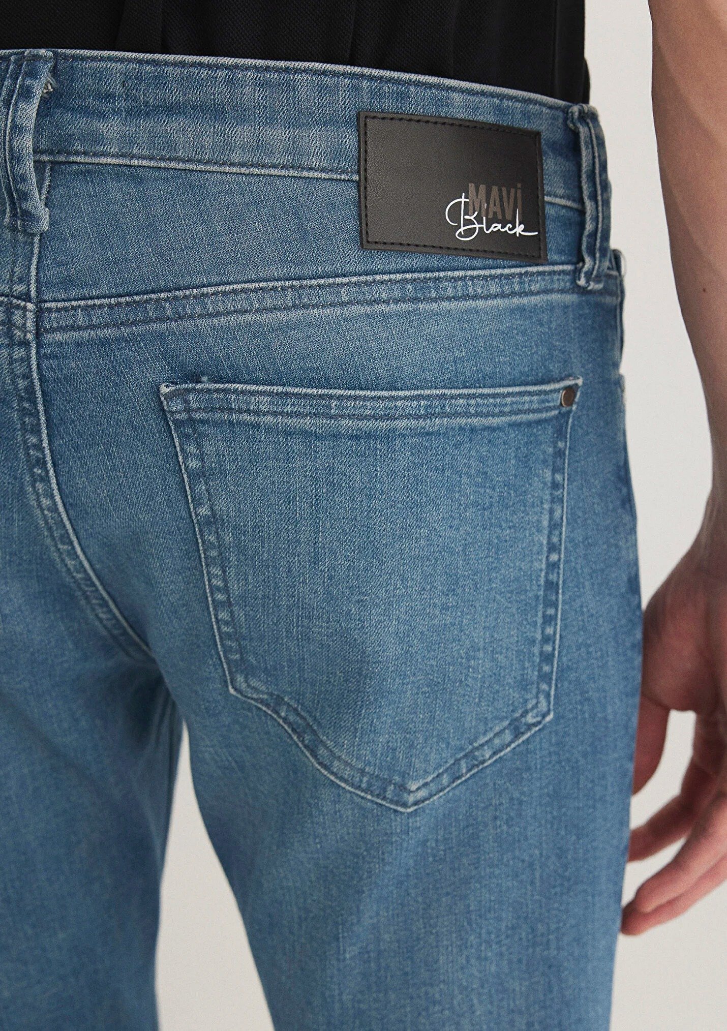 JAMES Lux Black Gölgeli Puslu Indigo Mavisi Jean Pantolon 0042489352