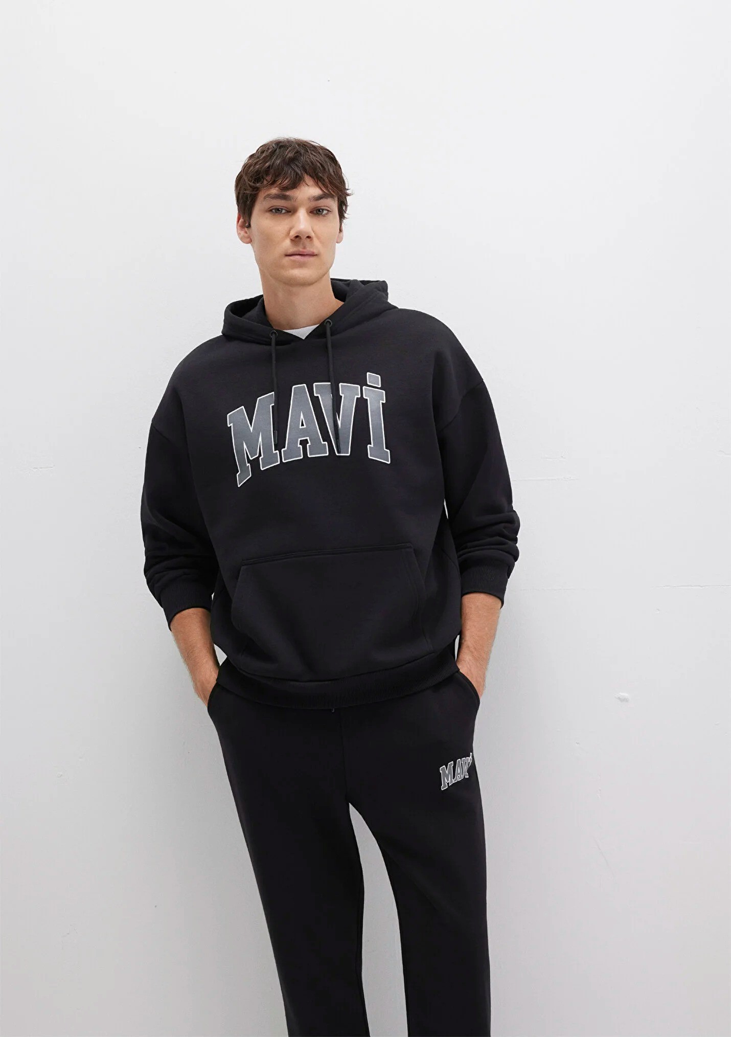 Logo Baskılı Kapüşonlu Siyah Erkek Sweatshirt 067149-902