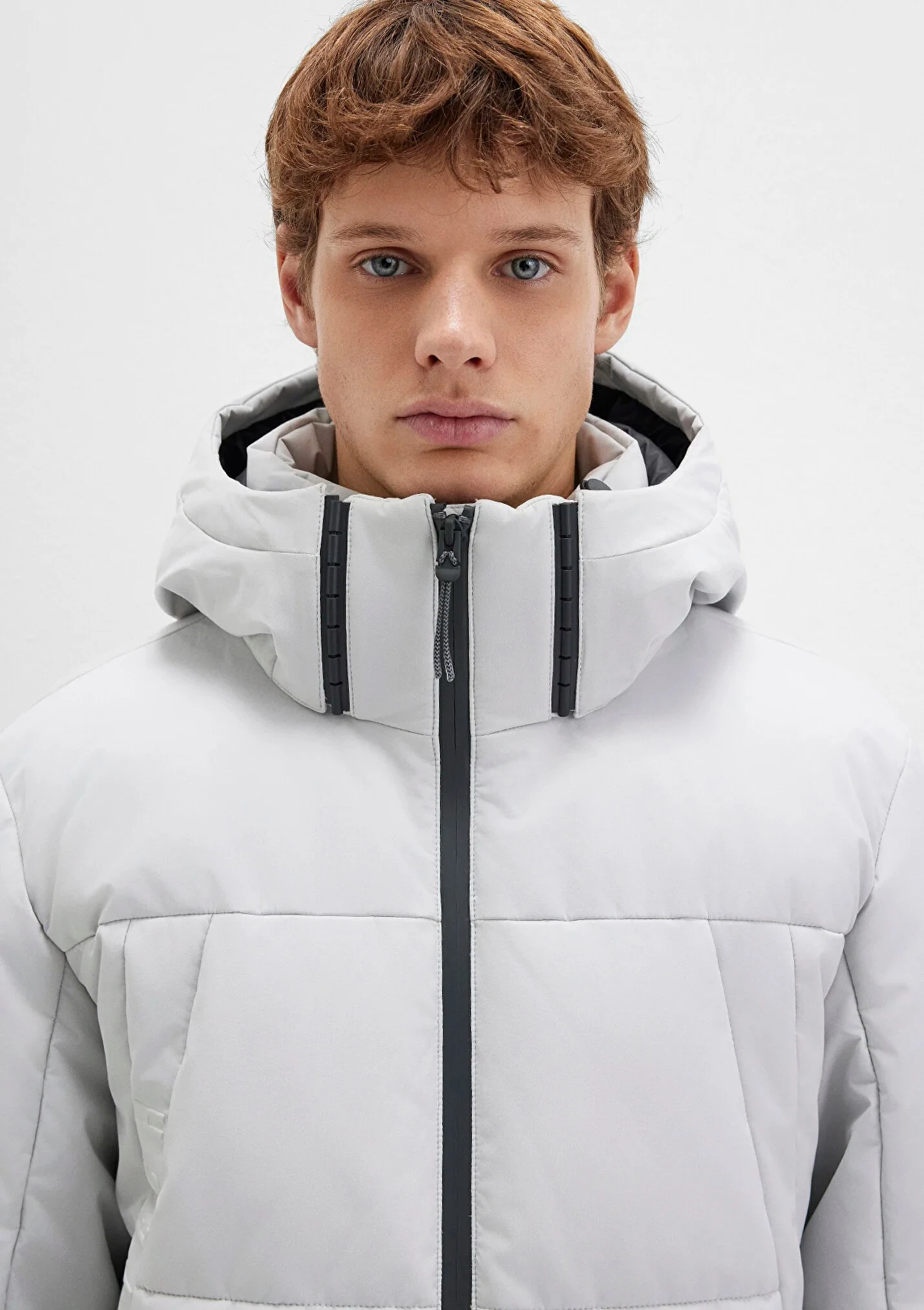 Erkek Kapüşonlu Gri Şişme Mont