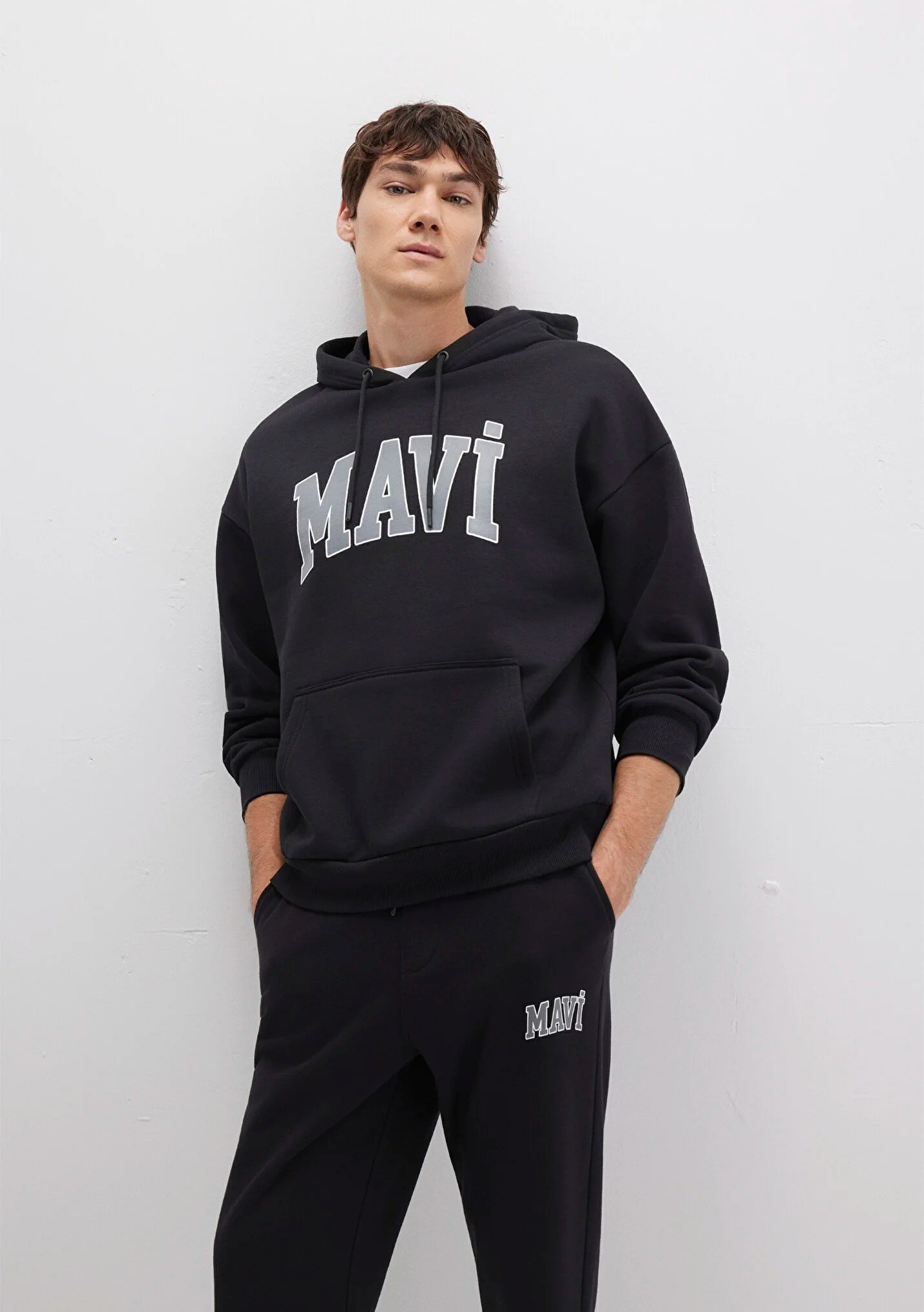 Logo Baskılı Kapüşonlu Siyah Erkek Sweatshirt 067149-902