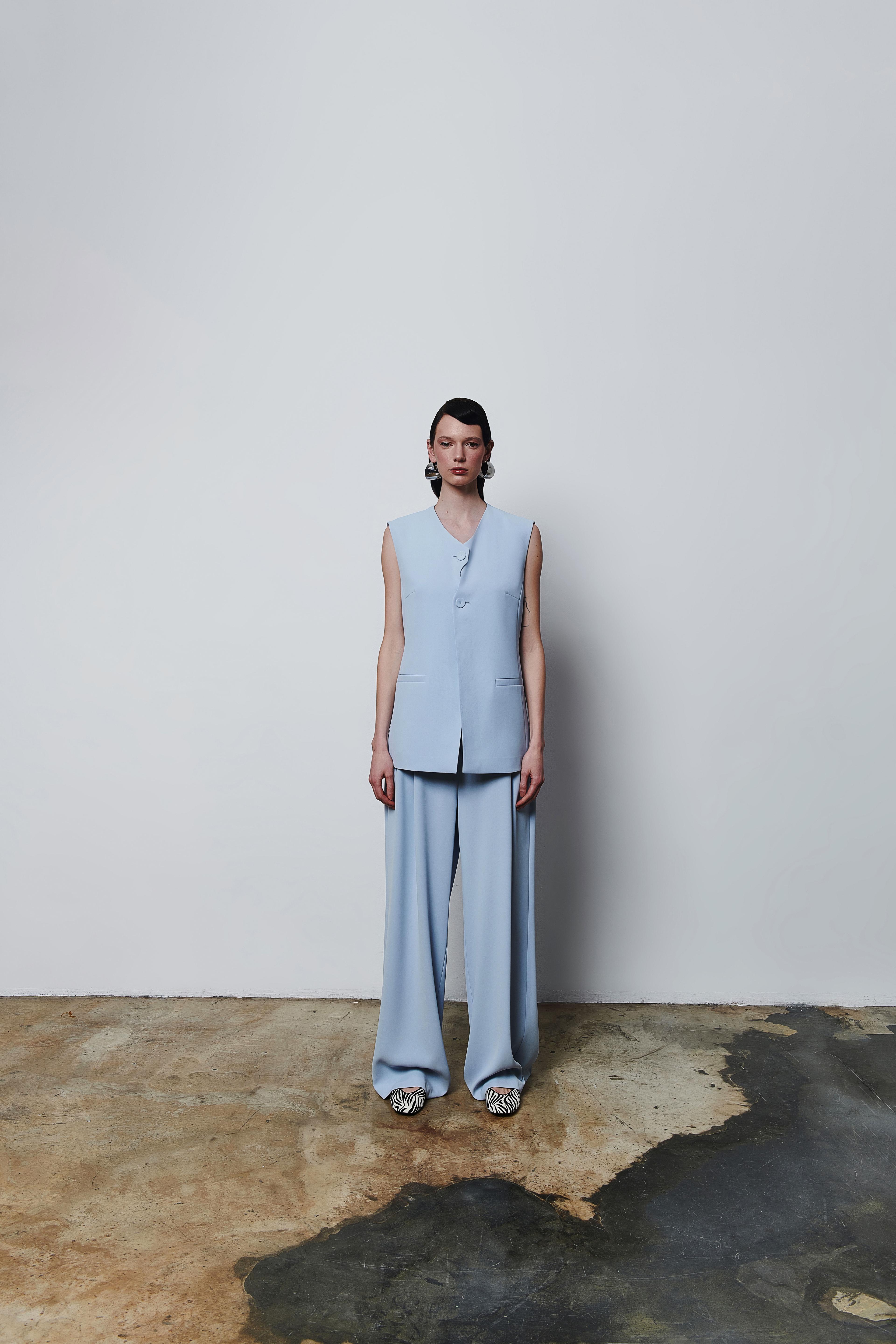 Sleeveless Vest with Pocket Detail - Blue