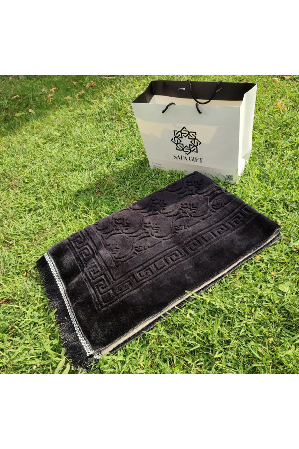 Lüks Kalın Yumuşak Peluş Kaymaz Deri Tabanlı Hediyelik Çeyizlik Seccade SİYAH PELUŞ SECCADE