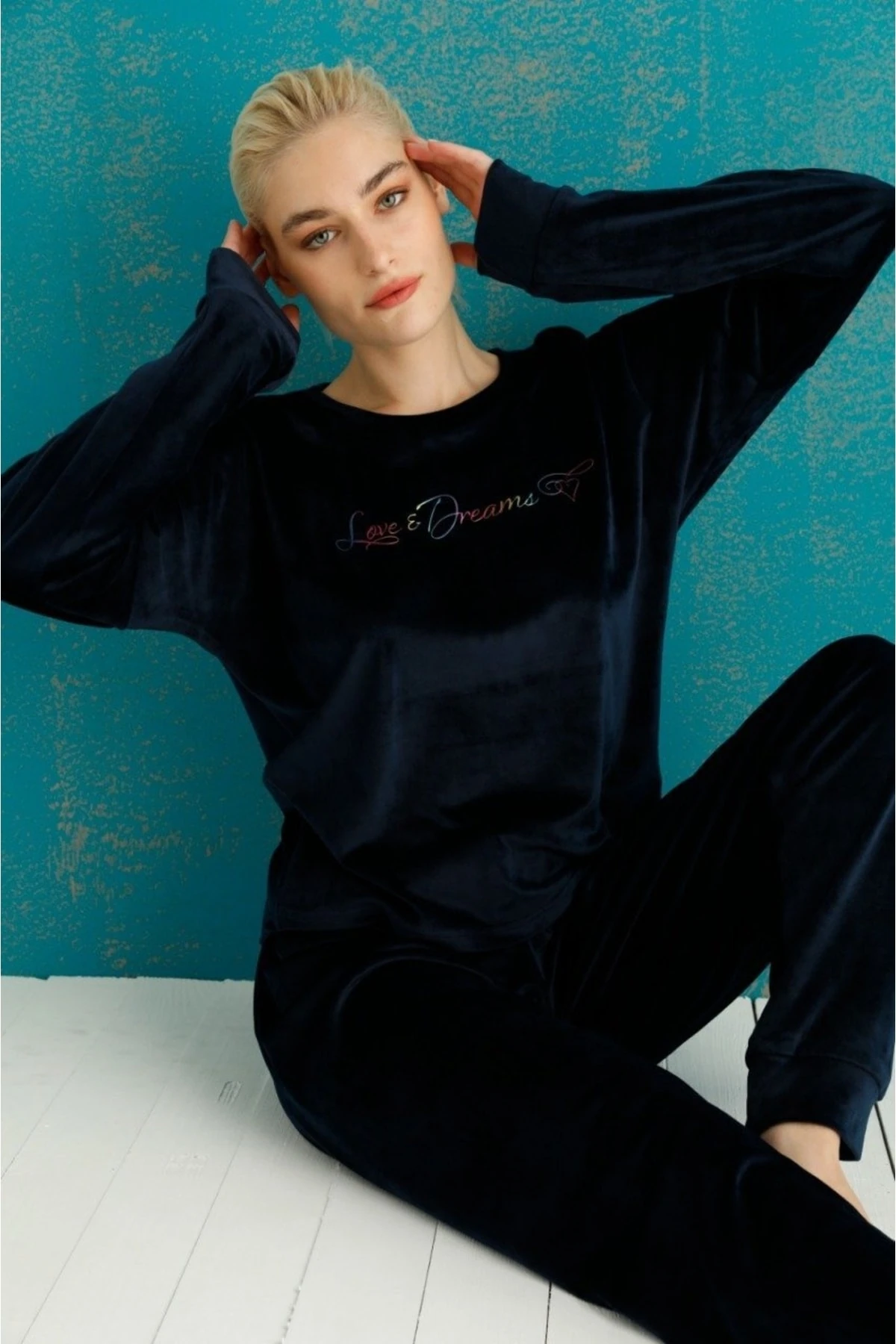 4200-2 Kadın Baskılı Kadife Pijama Takımı