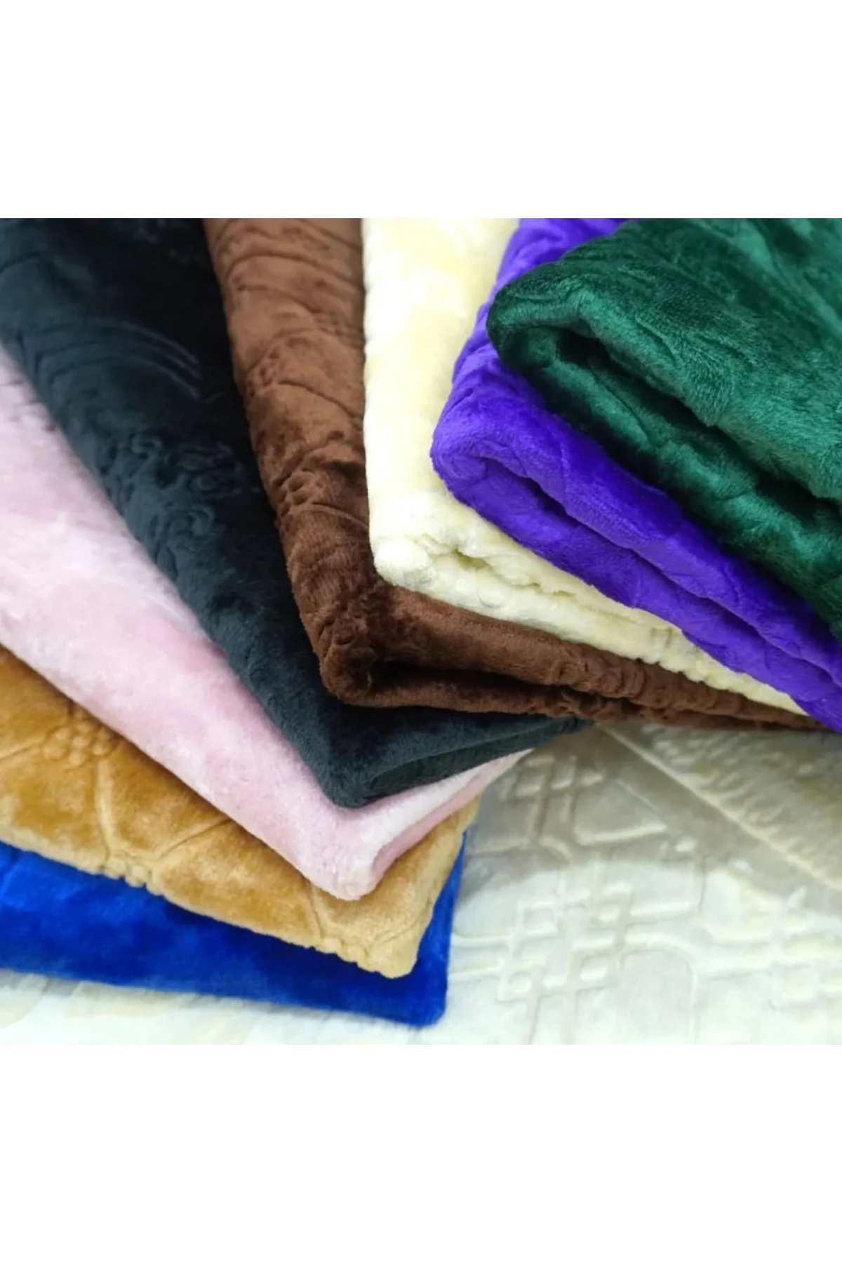 Lüks Kalın Yumuşak Peluş Kaymaz Taban Seccade