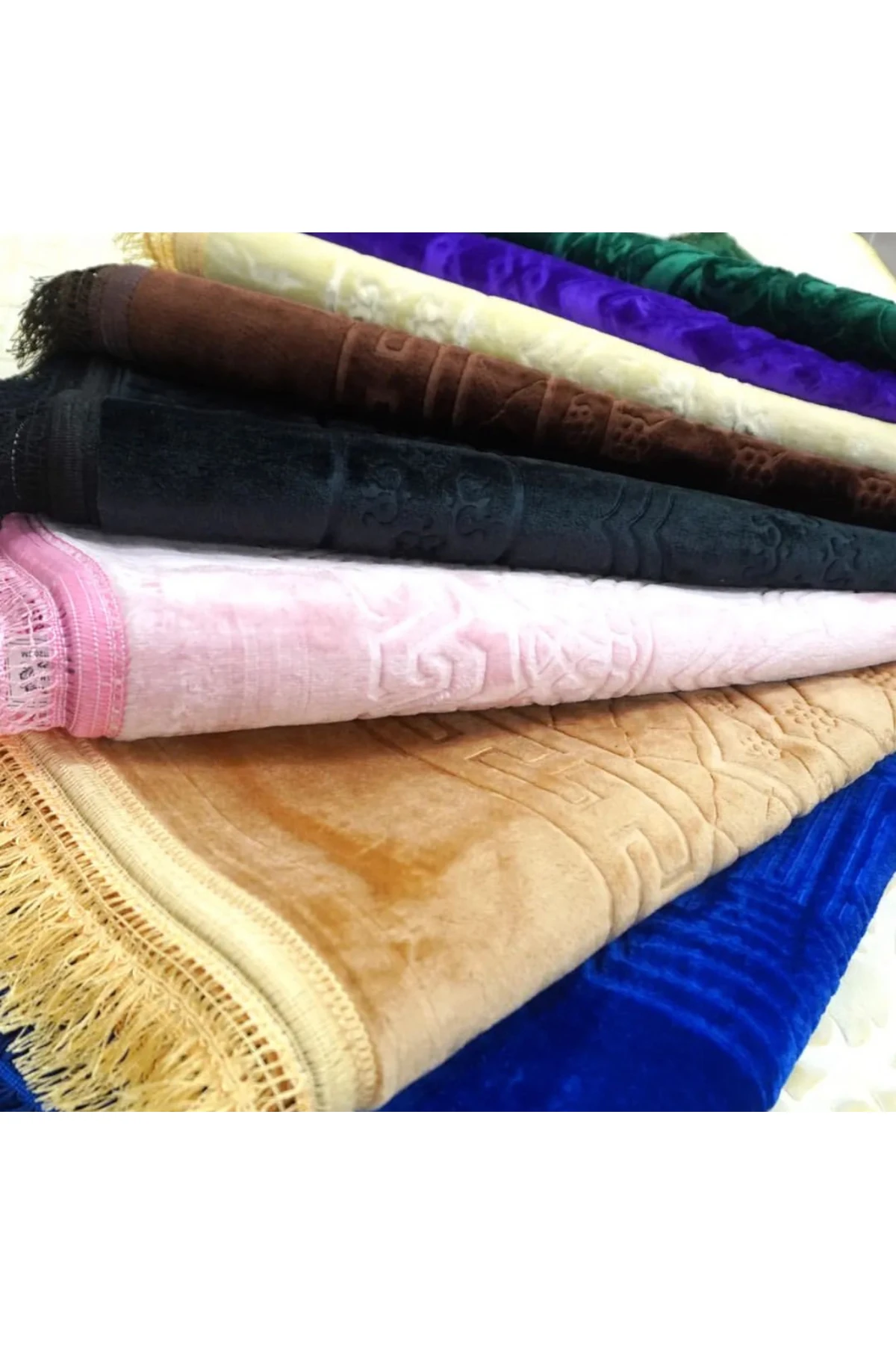 Lüks Kalın Yumuşak Peluş Kaymaz Taban Seccade