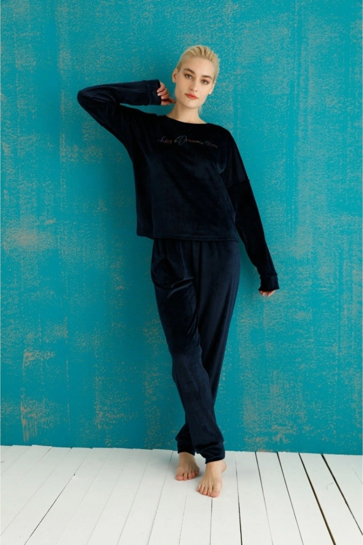 4200-2 Kadın Baskılı Kadife Pijama Takımı