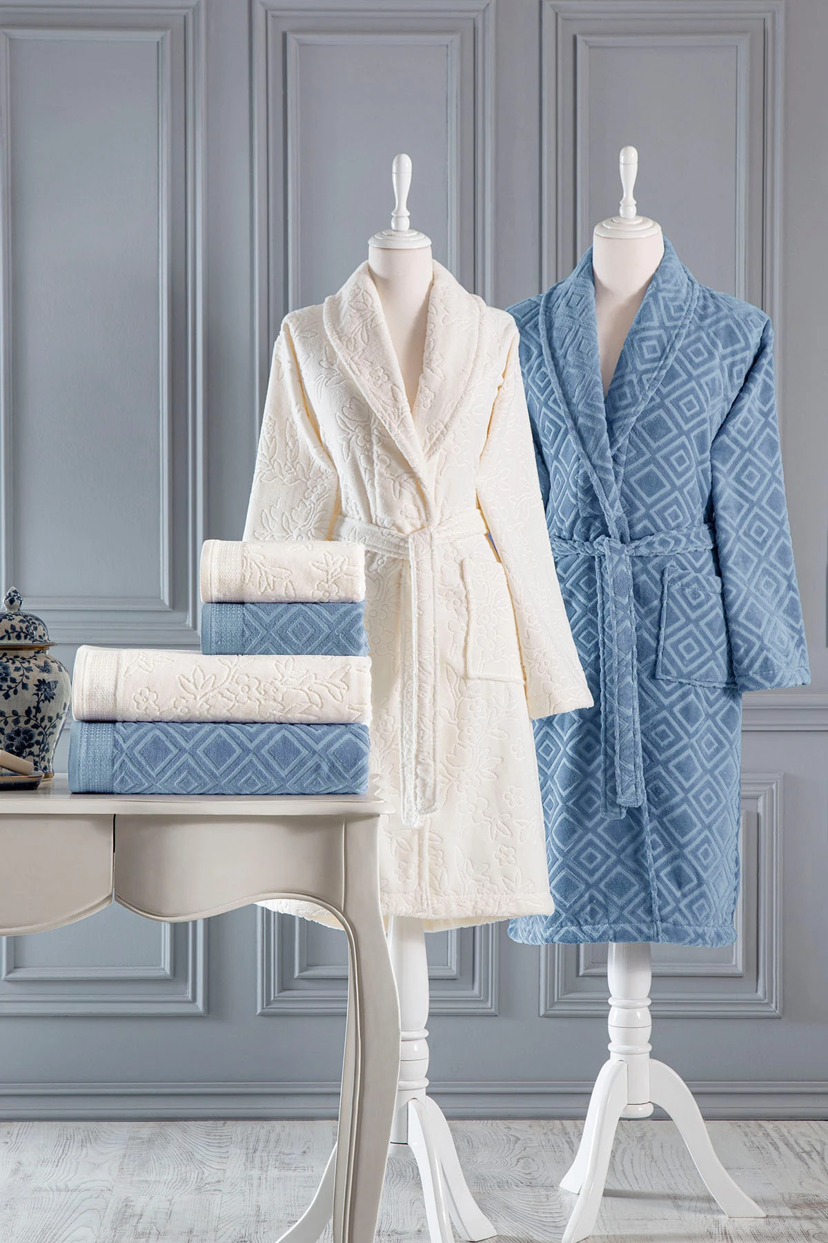 Özdilek Pastoral Kadife Aile Bornoz Seti krem-lacivert