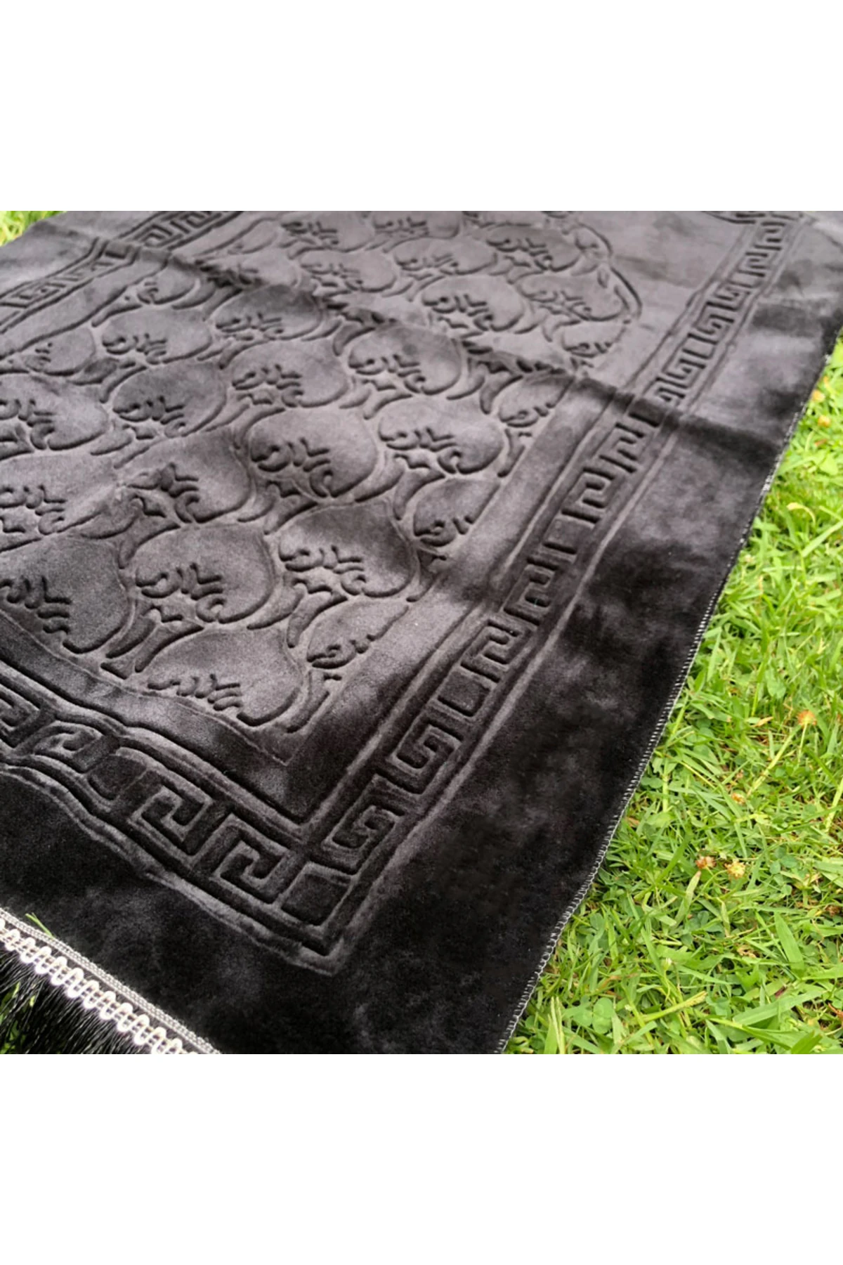 Lüks Kalın Yumuşak Peluş Kaymaz Deri Tabanlı Hediyelik Çeyizlik Seccade SİYAH PELUŞ SECCADE